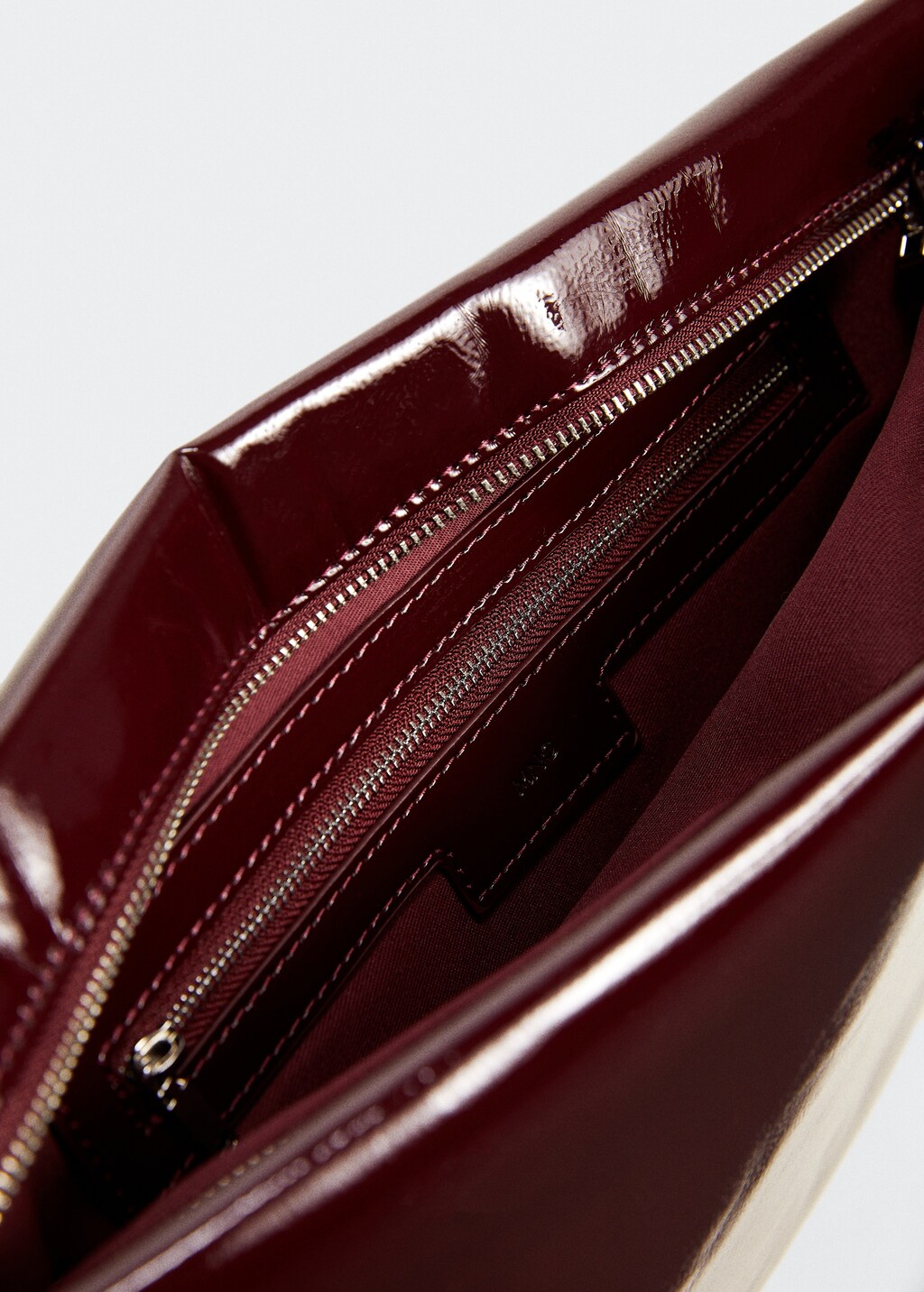 Patent leather handbag - Details of the article 1