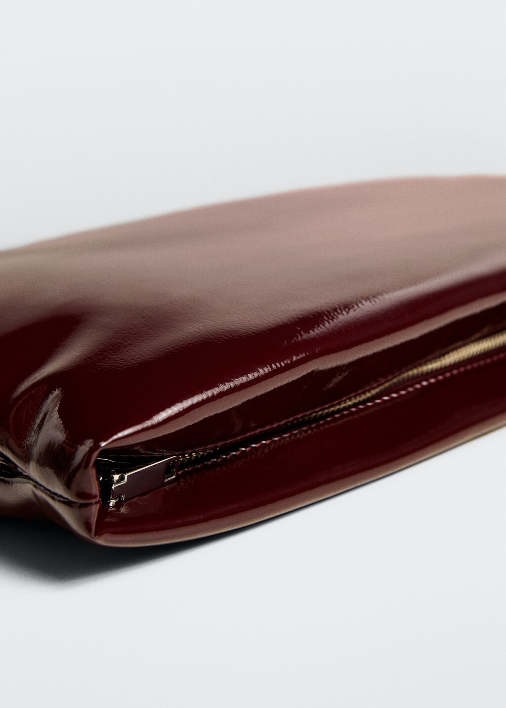 Patent leather handbag - Details of the article 2