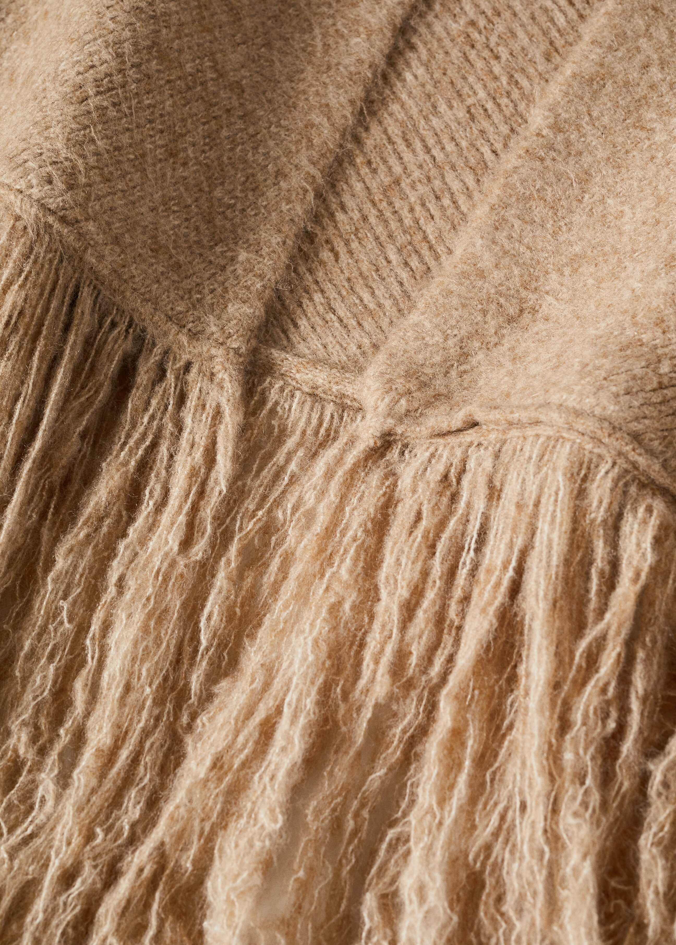 Fringe knit cape - Details of the article 8