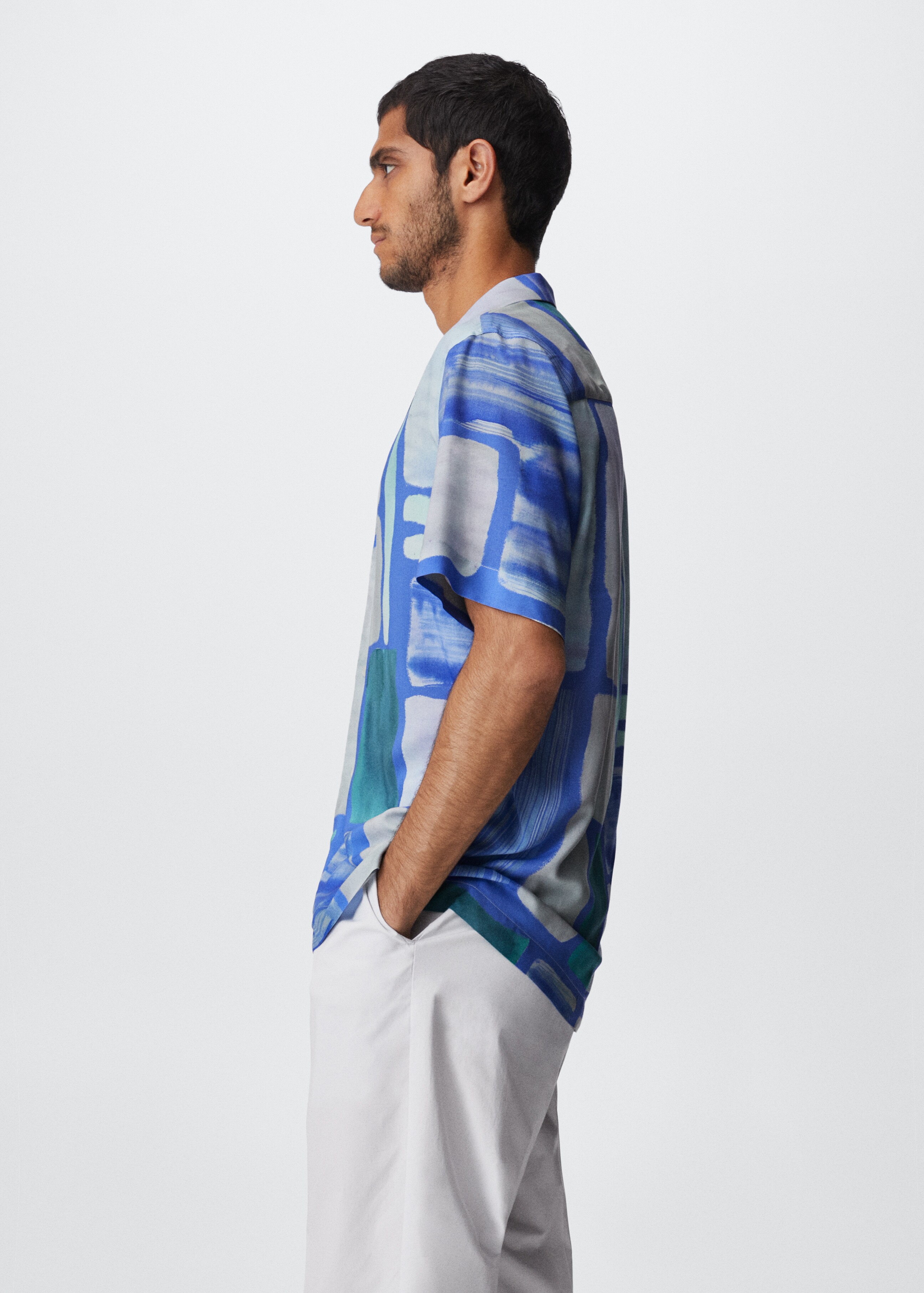 Printed flowy shirt - Details of the article 2