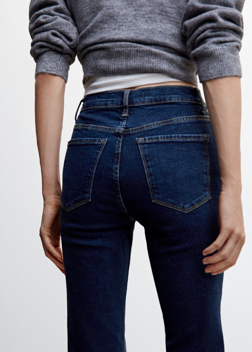 High-waist bootcut jeans - Details of the article 6