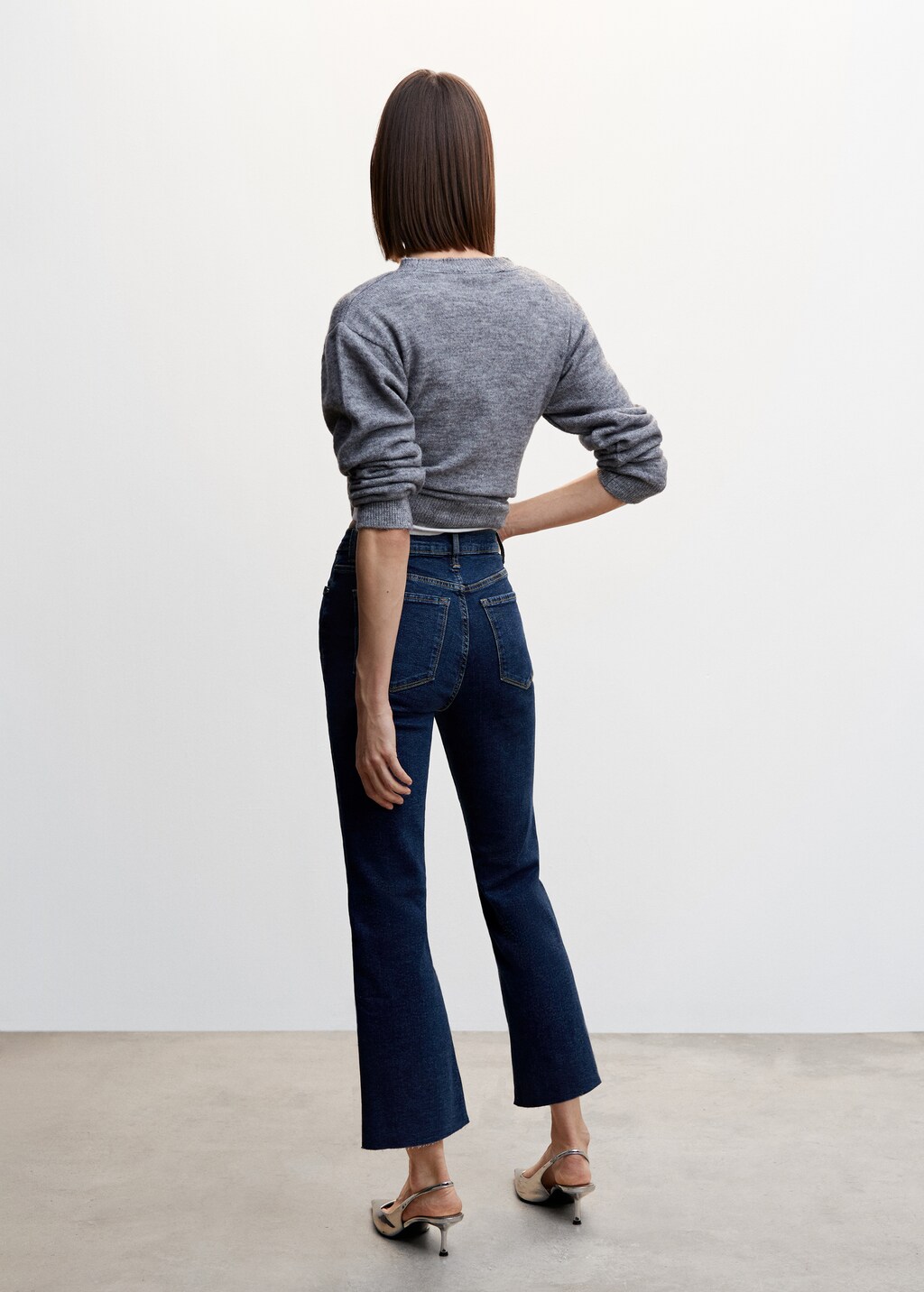 High-waist bootcut jeans - Reverse of the article