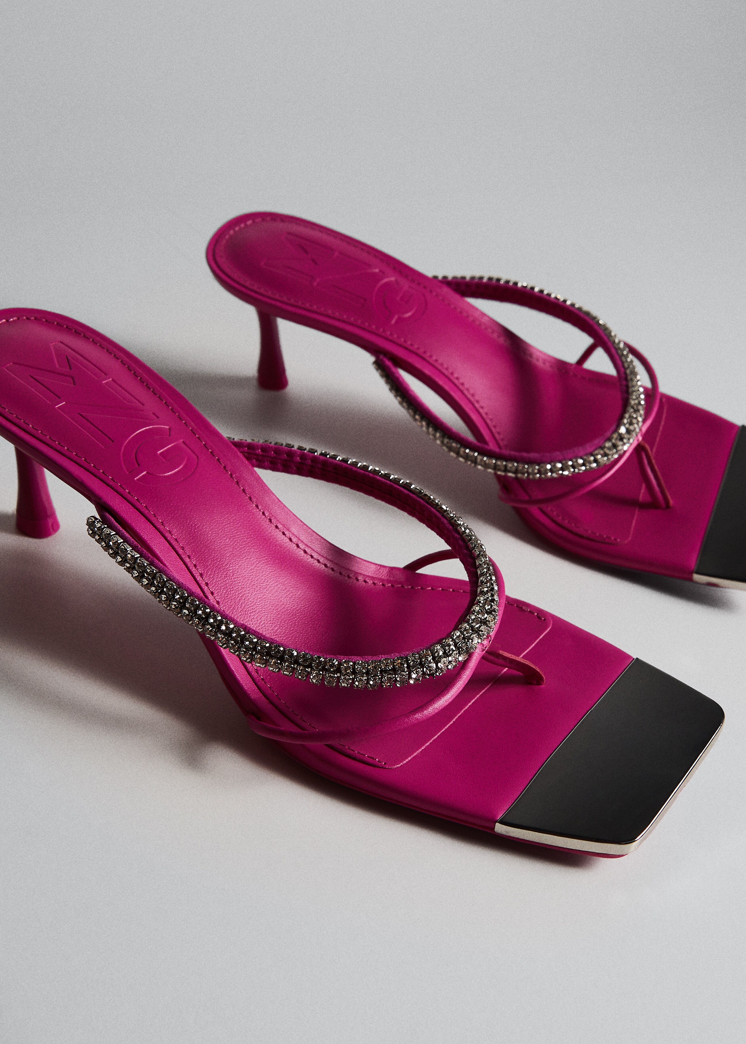 Heeled sandal with strass strap - Details of the article 5