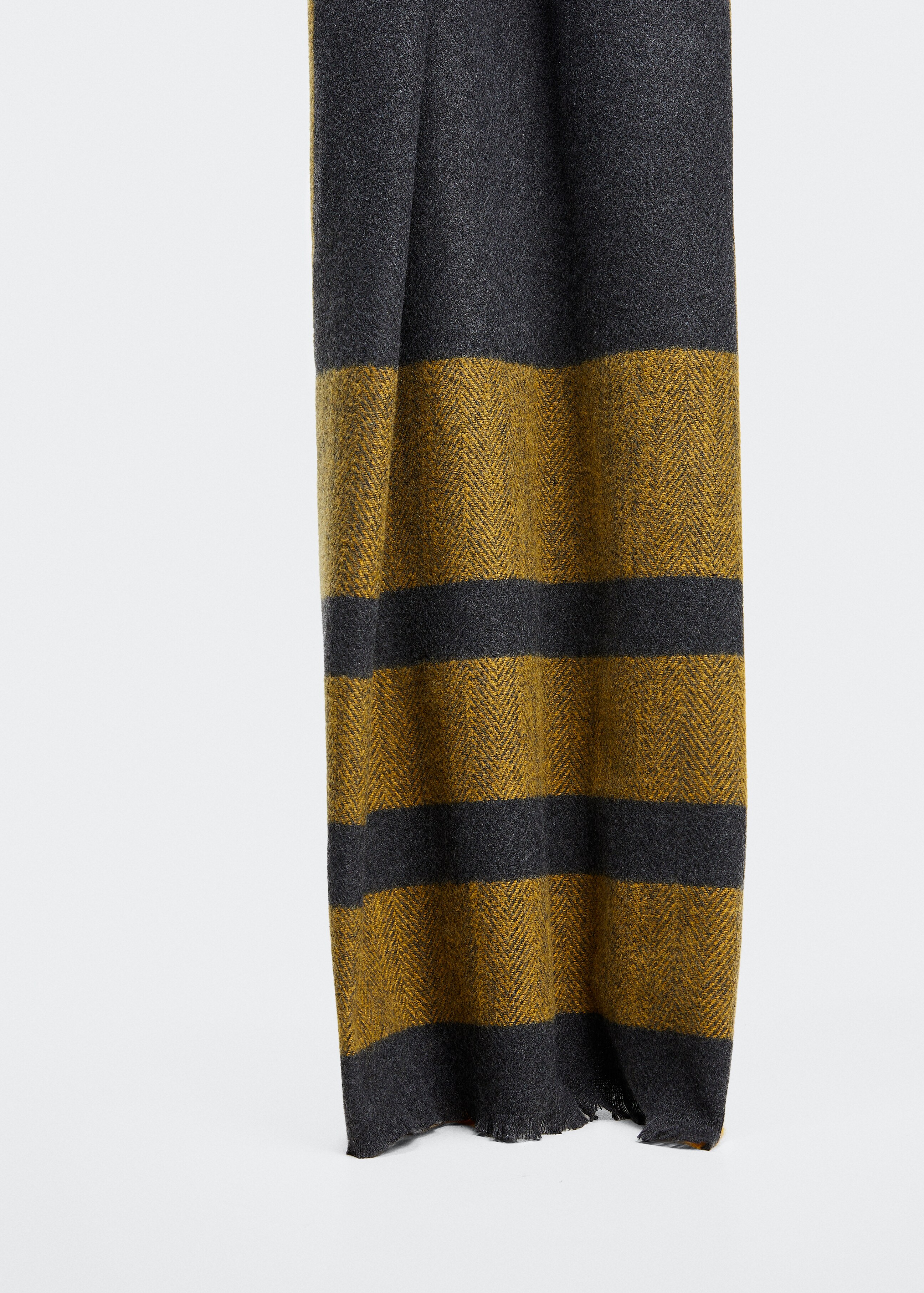 Striped scarf - Details of the article 1