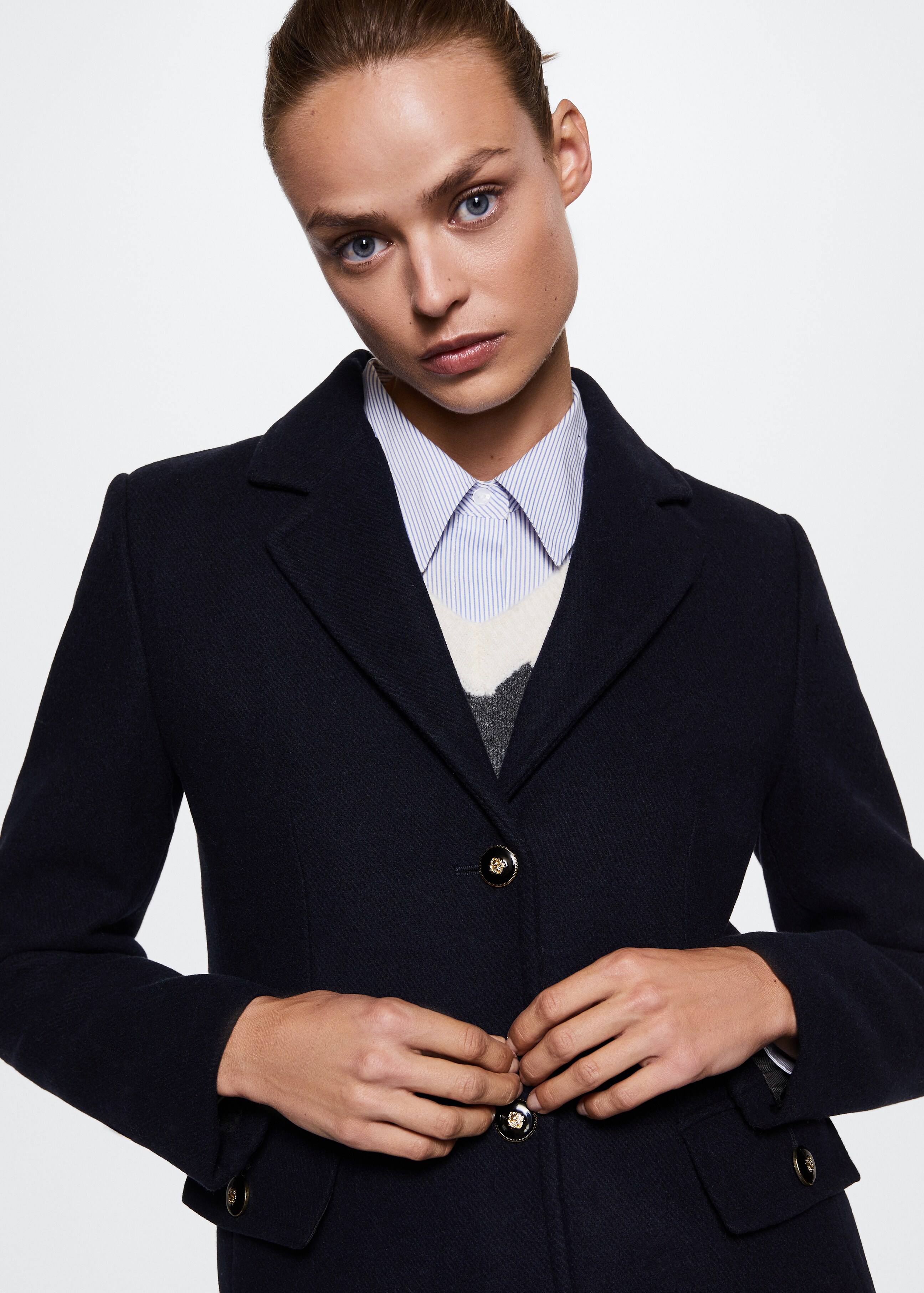 Wool coat with buttons - Details of the article 1
