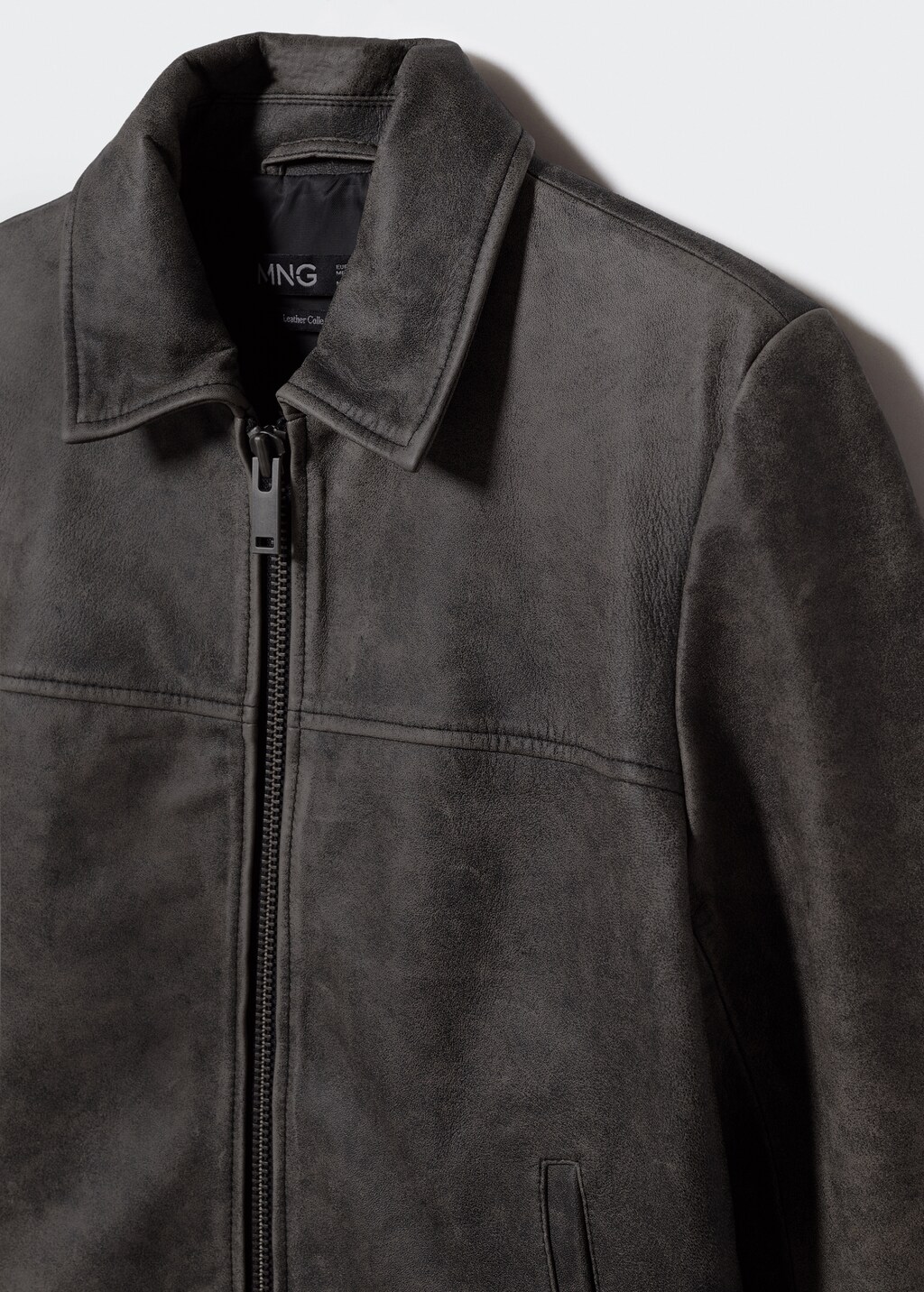 Worn-effect leather jacket - Details of the article 8