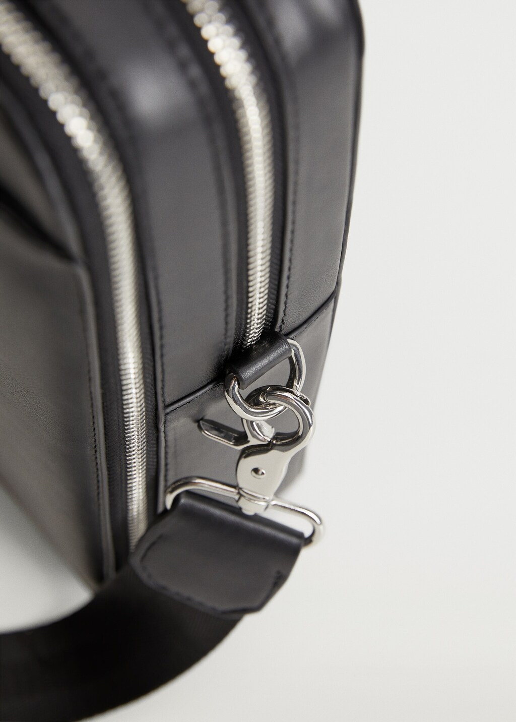 Zip-pockets pebbled tote briefcase - Details of the article 4