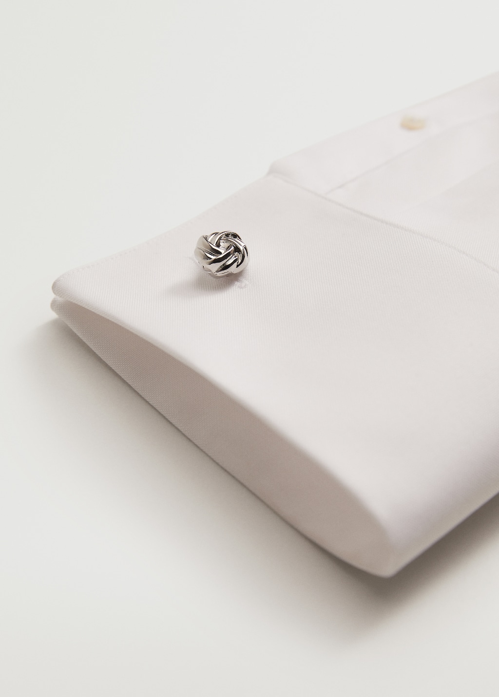 Knot Cufflinks - Details of the article 2