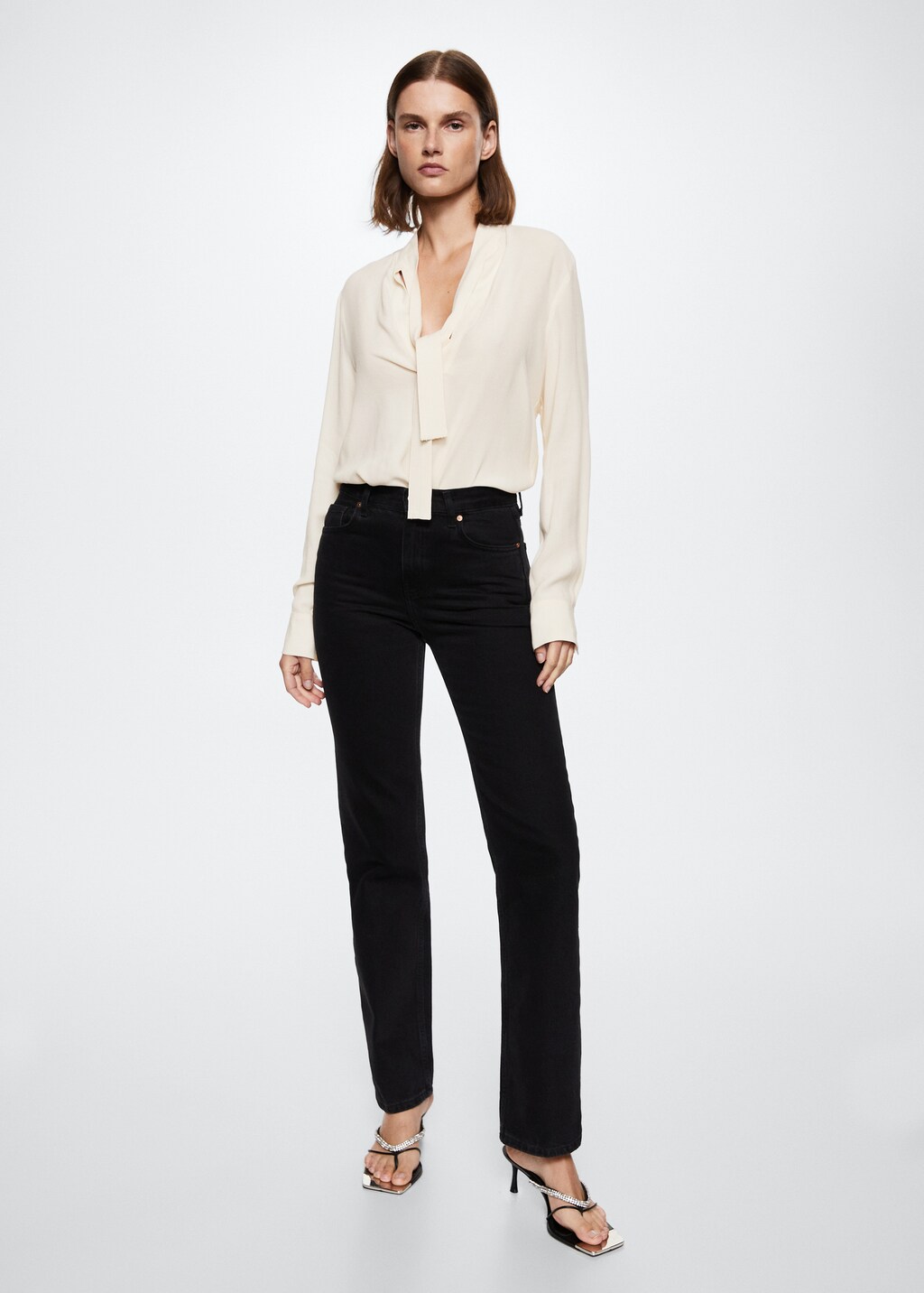 Tie-neck blouse - General plane