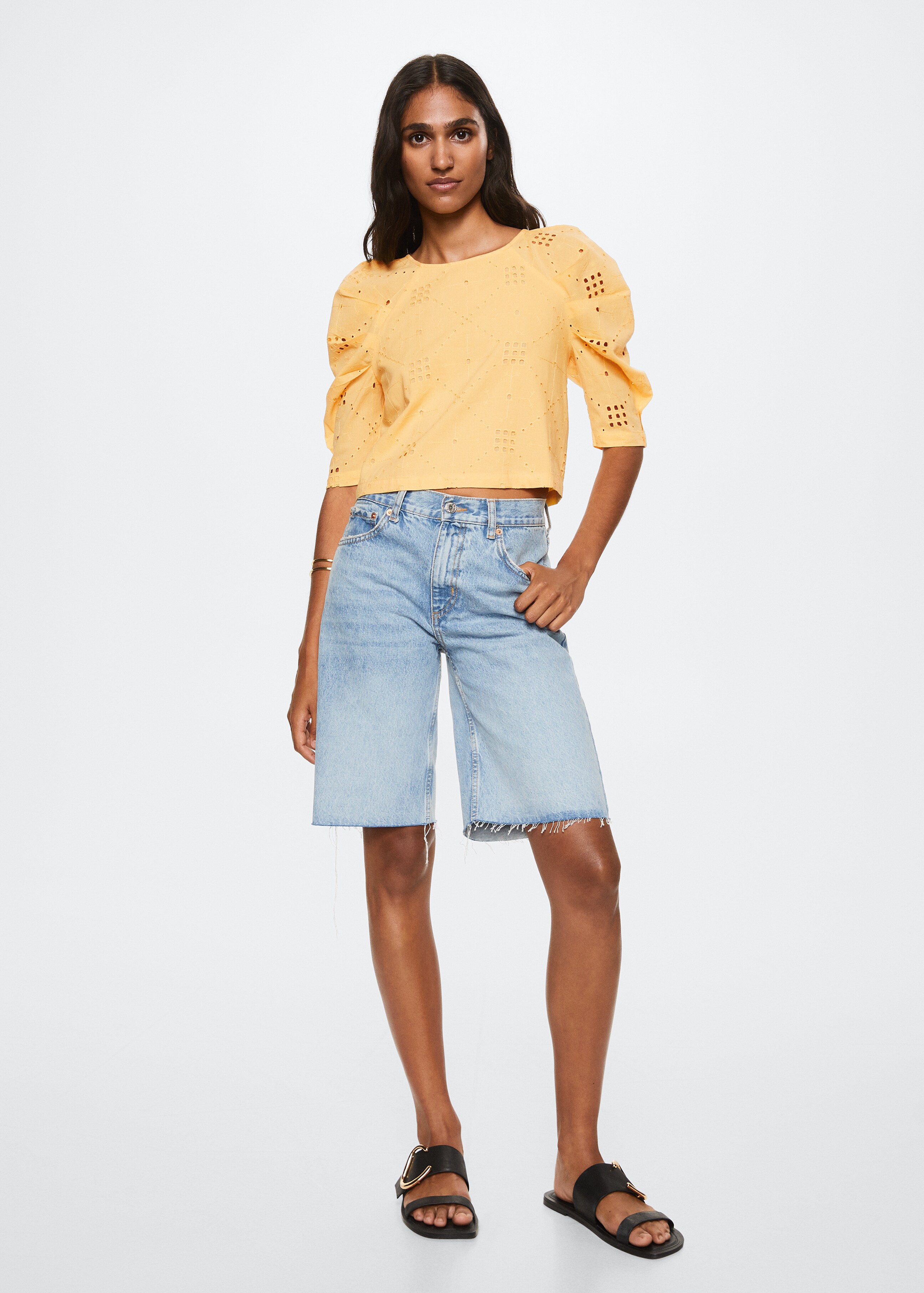 Puff-sleeved cropped blouse - General plane