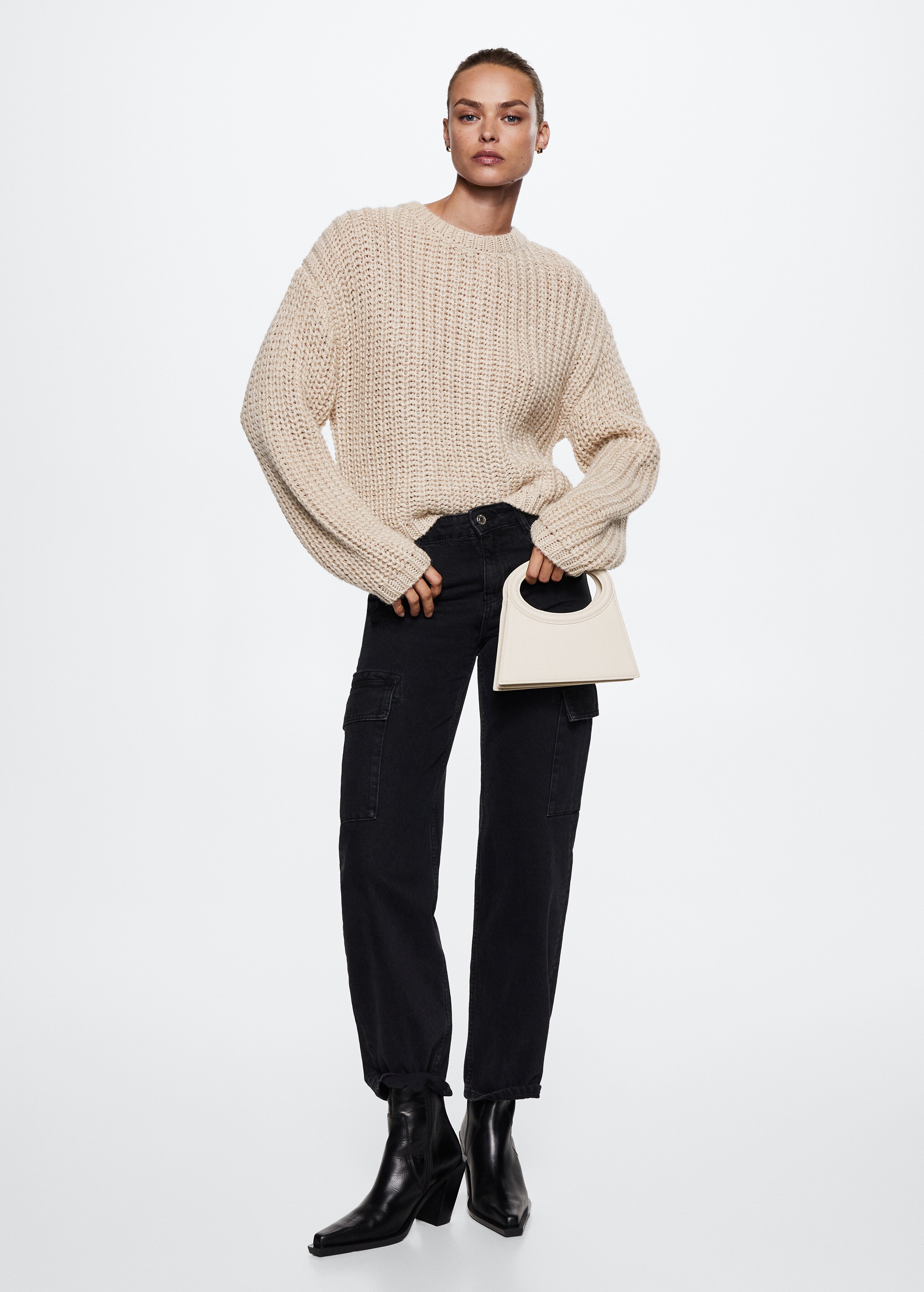 Chunky-knit sweater - General plane