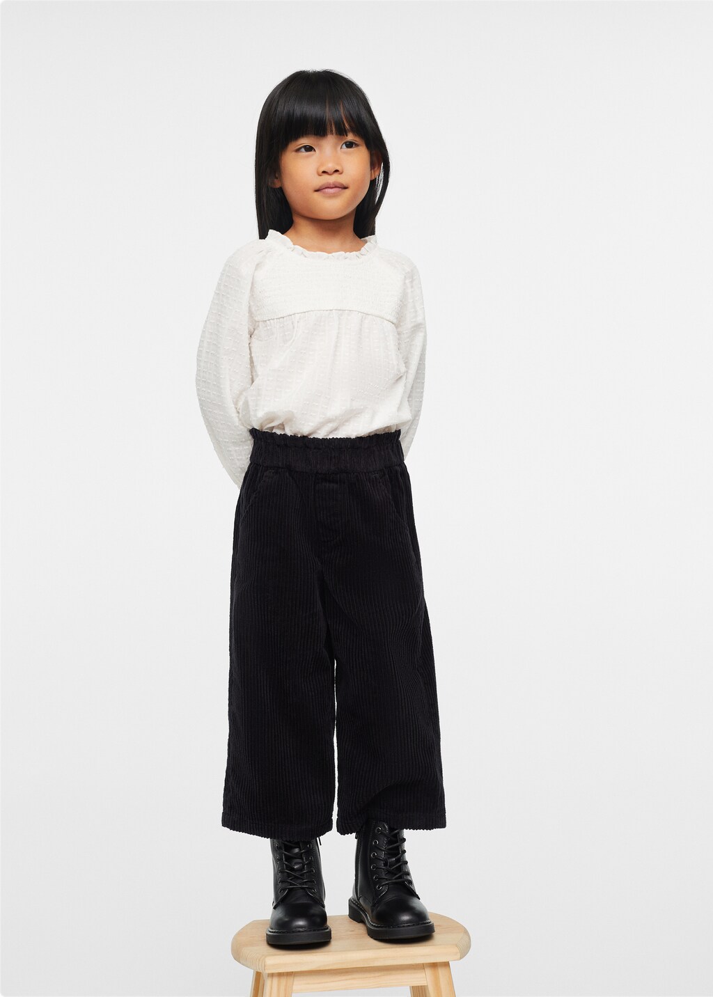 Corduroy trousers with elastic waist - General plane