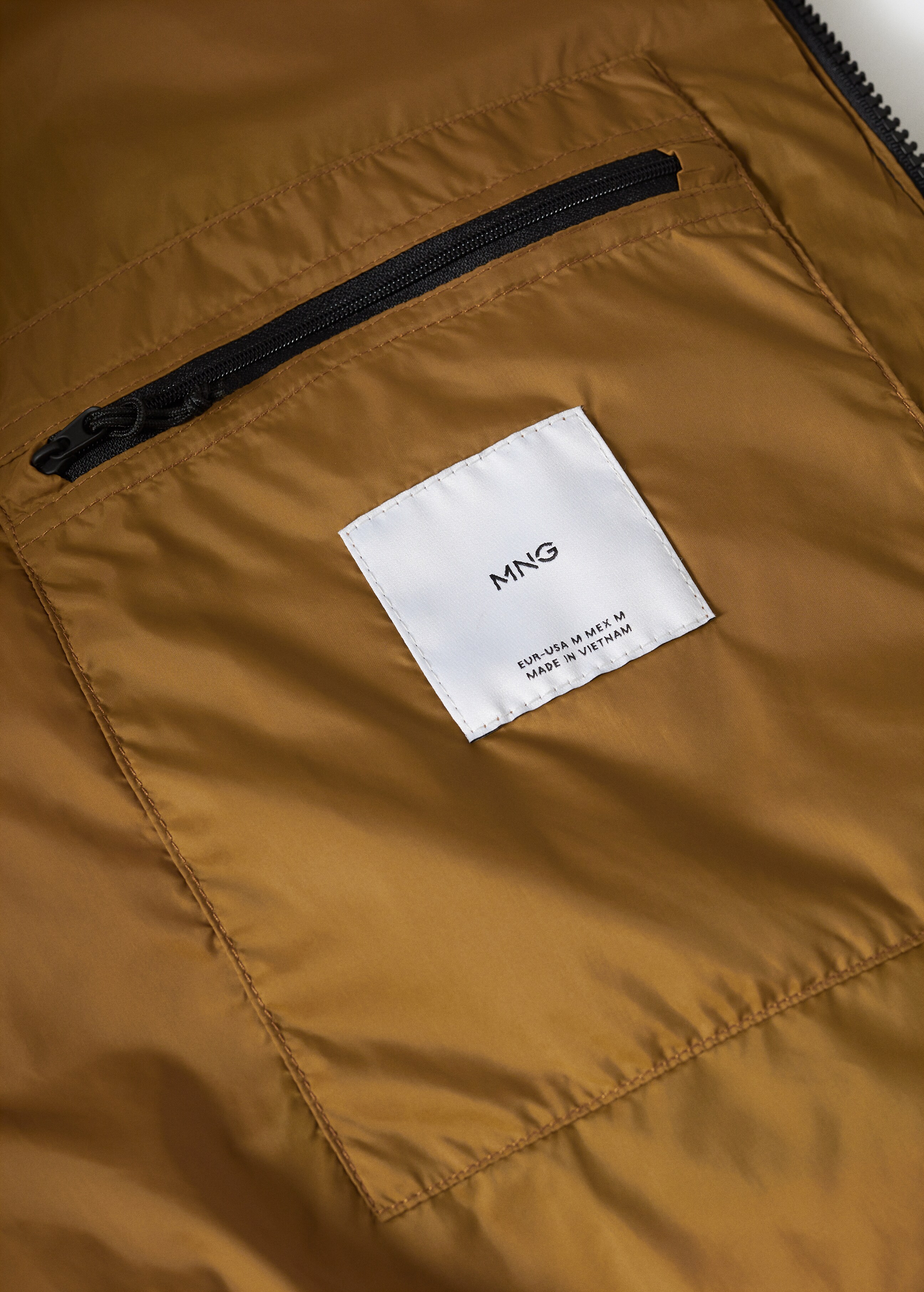 Hooded Water-Repellent Anorak - Details of the article 0