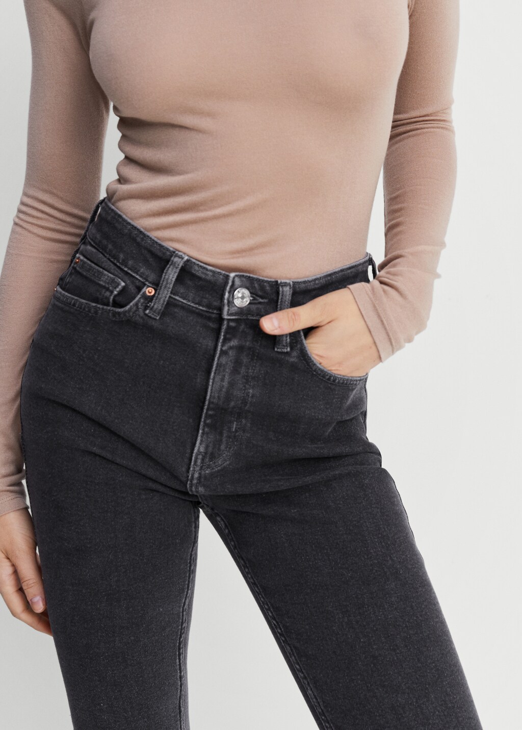 High-rise skinny jeans - Details of the article 6