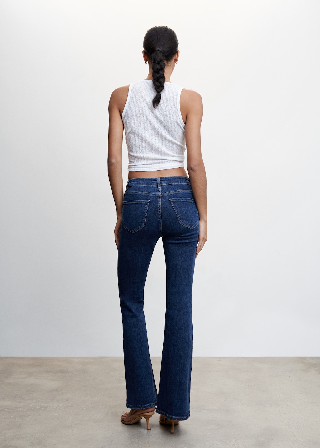 Medium-rise flared jeans  - Reverse of the article