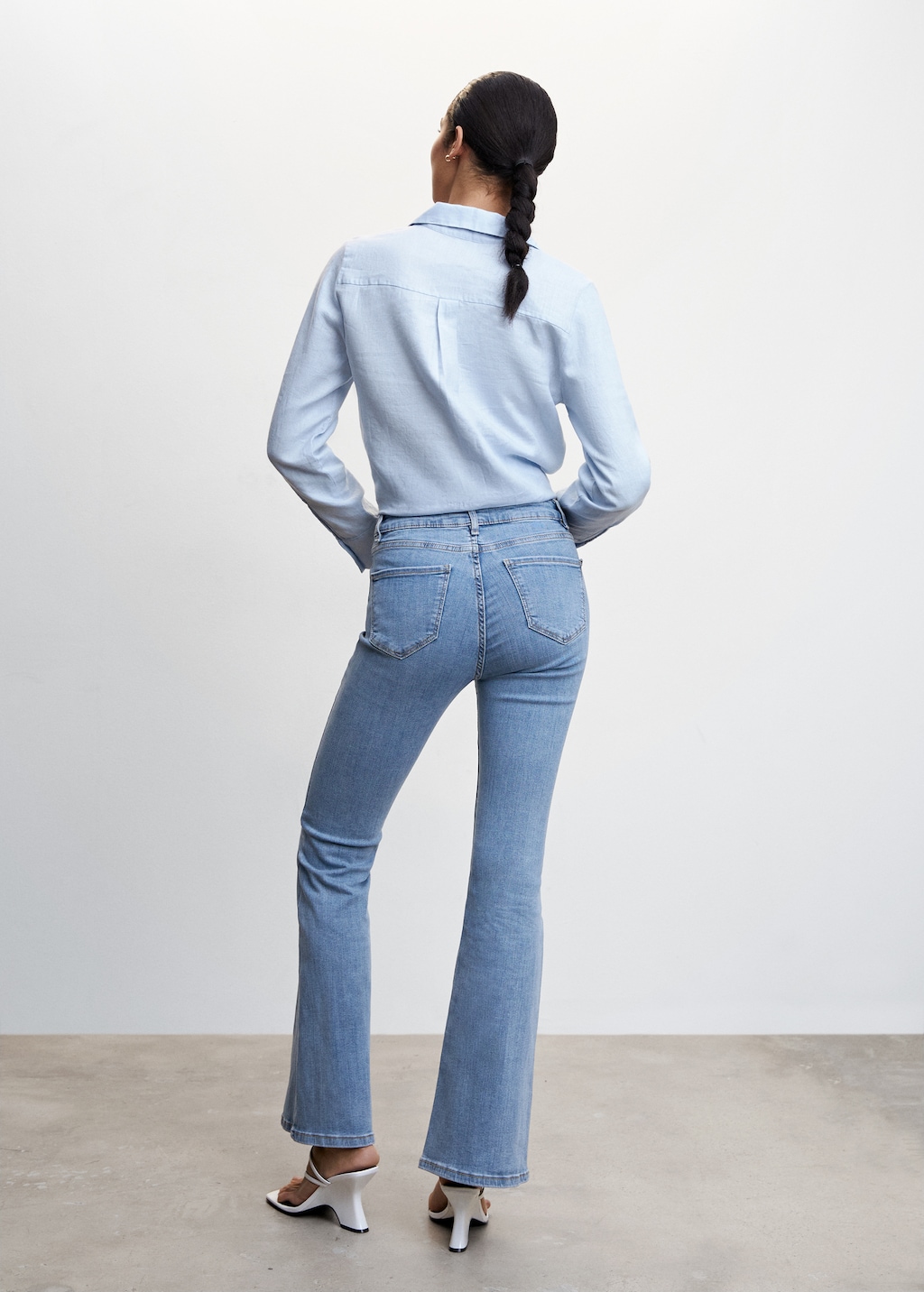 Medium-rise flared jeans  - Reverse of the article