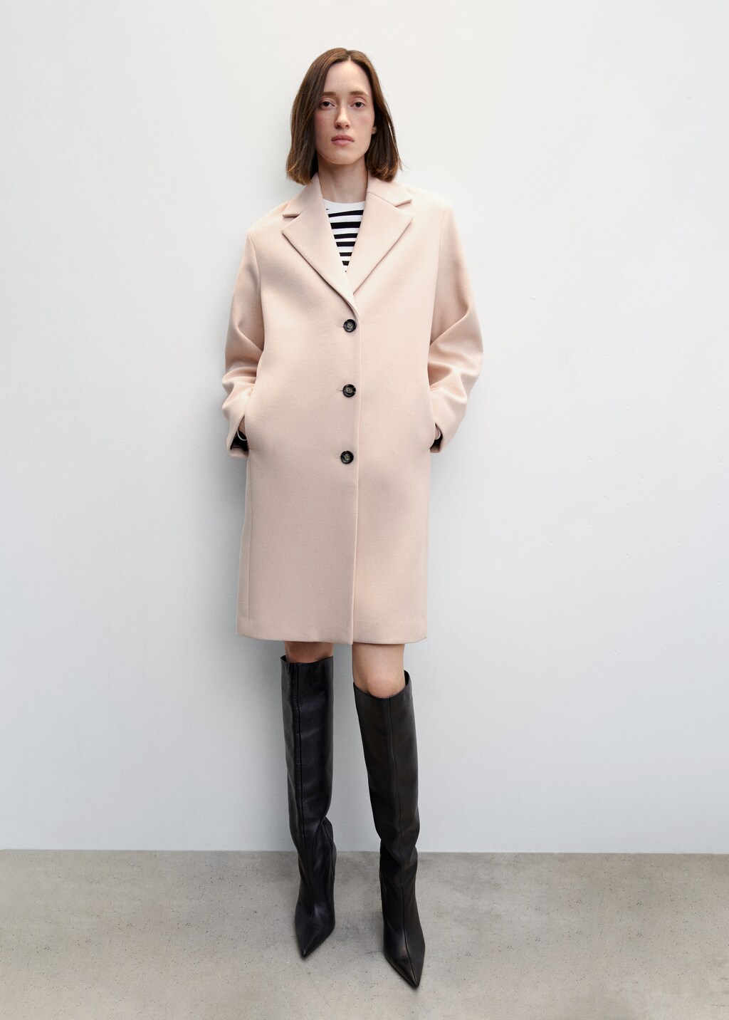 Buttoned wool coat - Details of the article 2