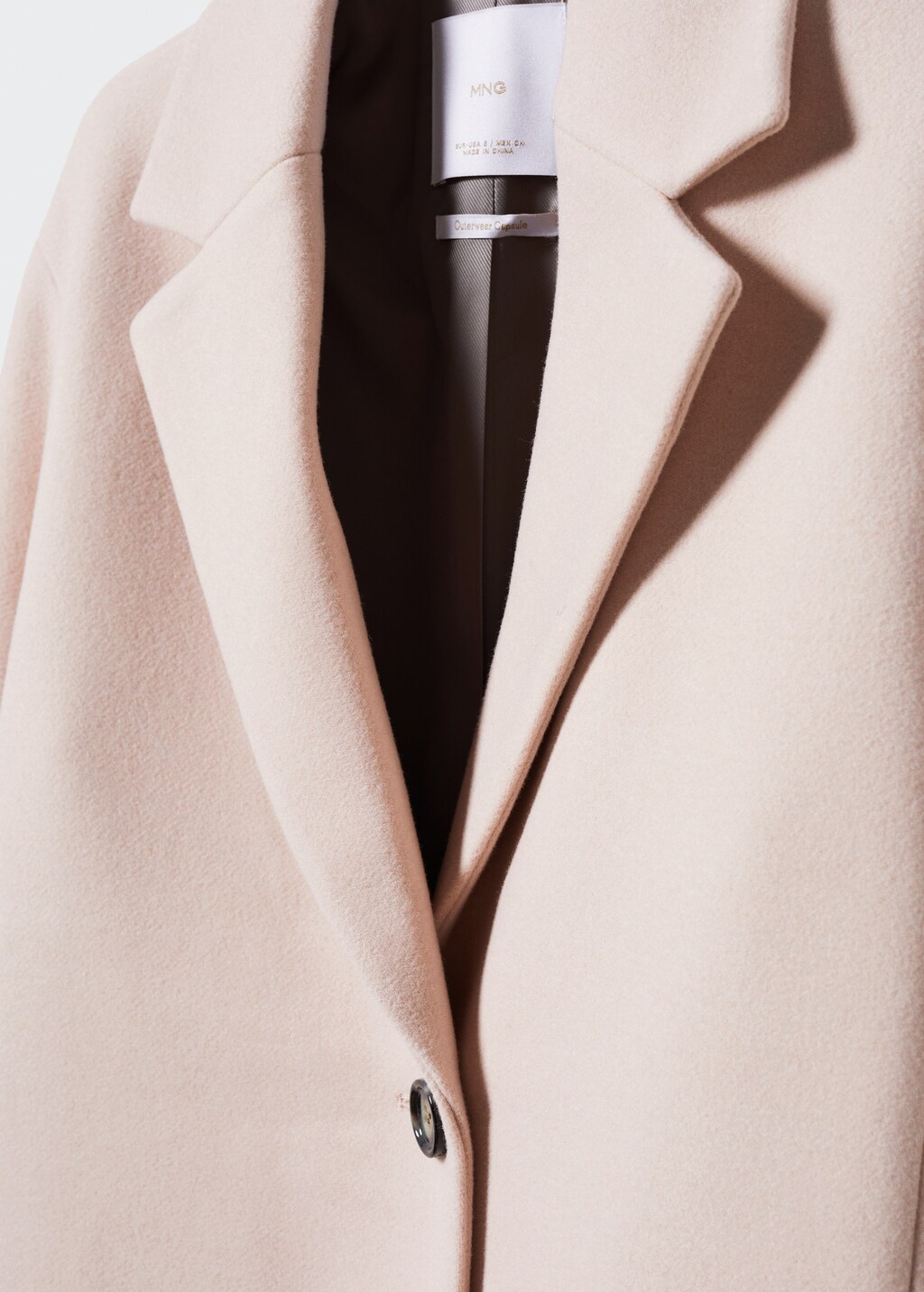 Buttoned wool coat - Details of the article 8