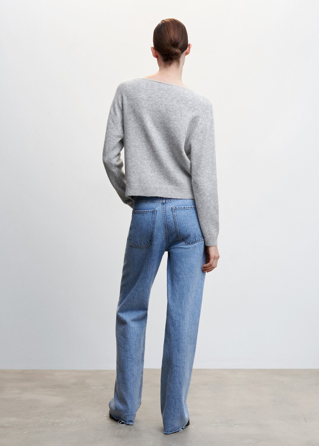 Boat-neck knitted sweater - Reverse of the article