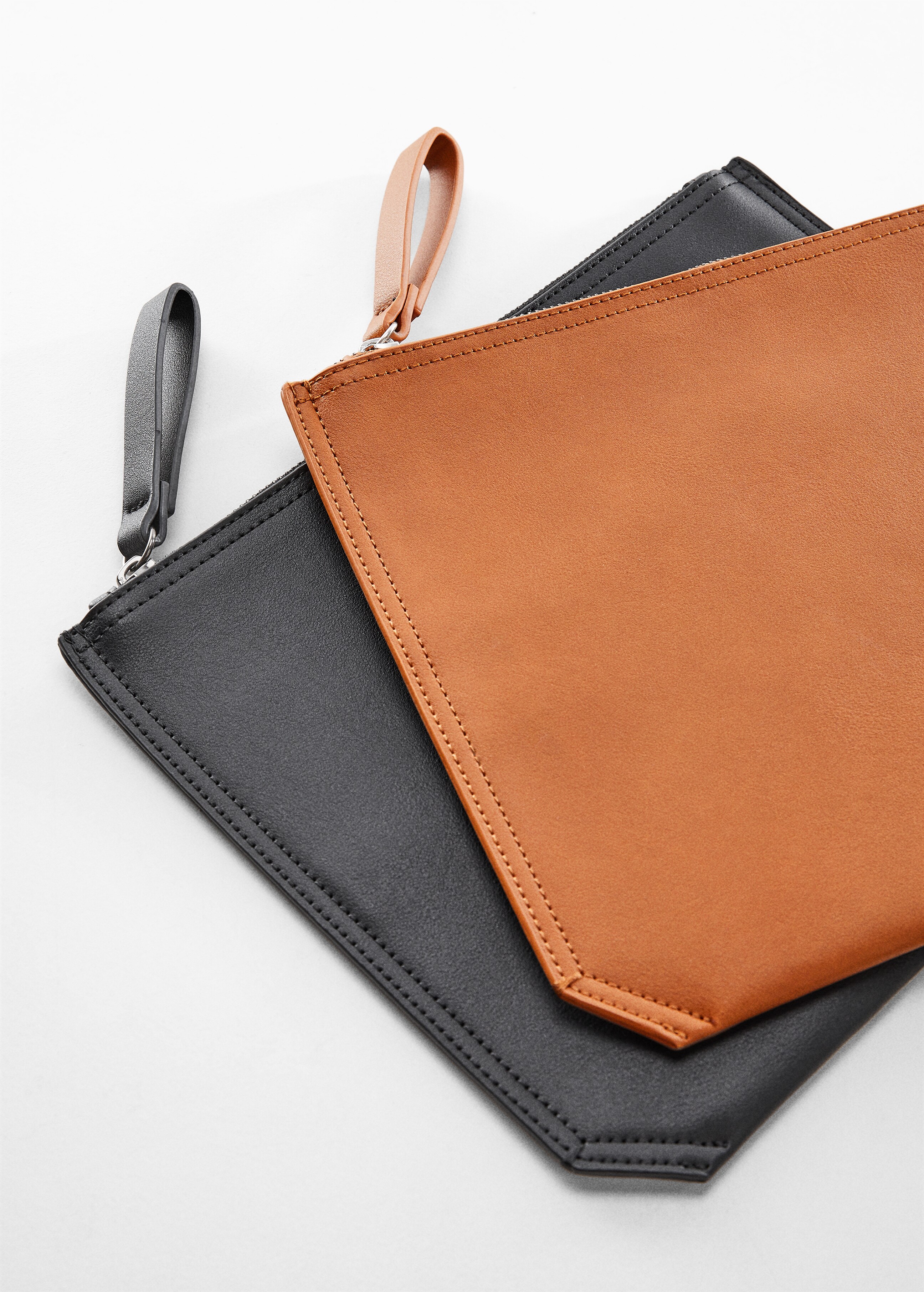 Leather-effect tablet case - Details of the article 2