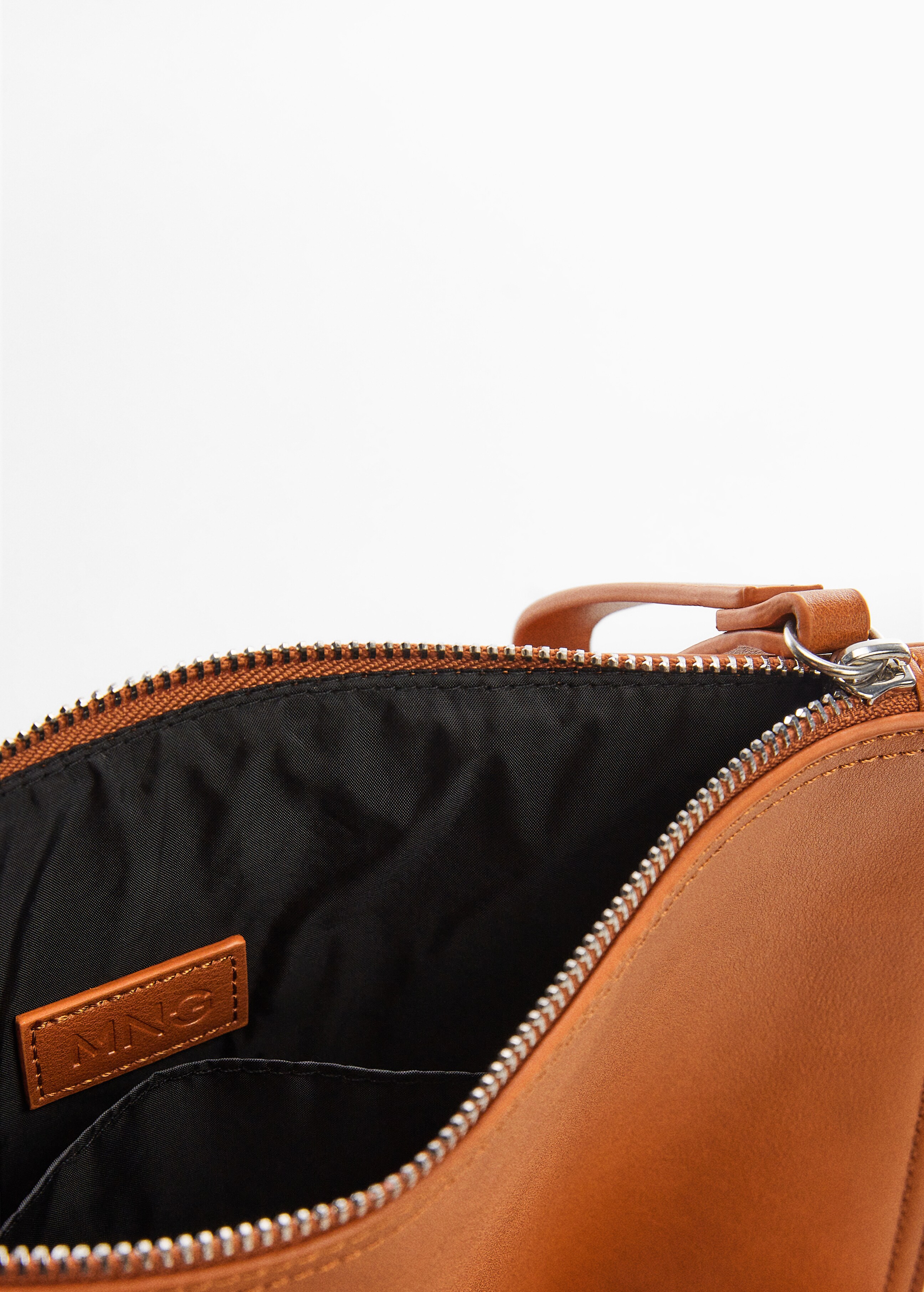 Leather-effect tablet case - Details of the article 1