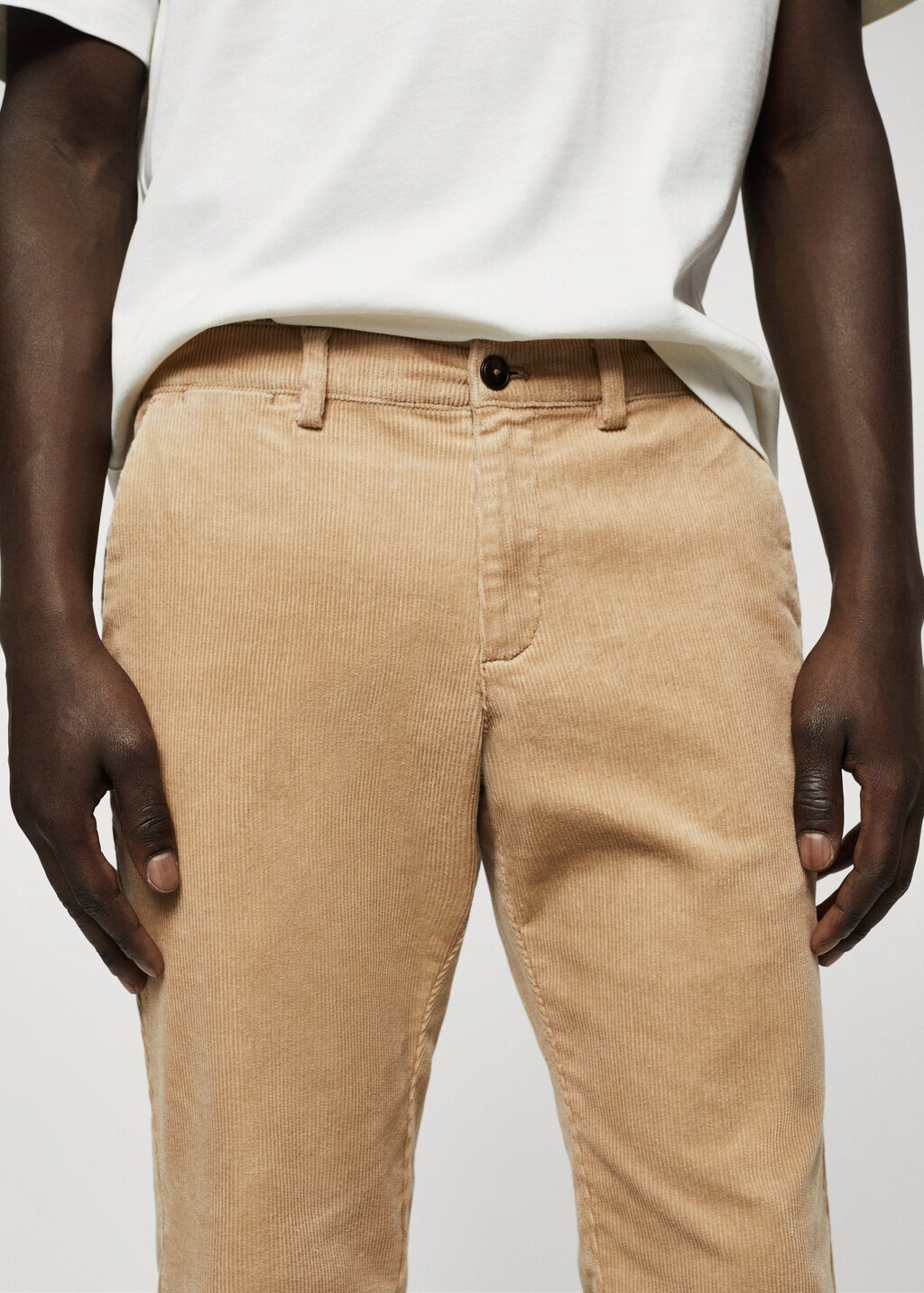 Tapered cropped corduroy trousers - Details of the article 1