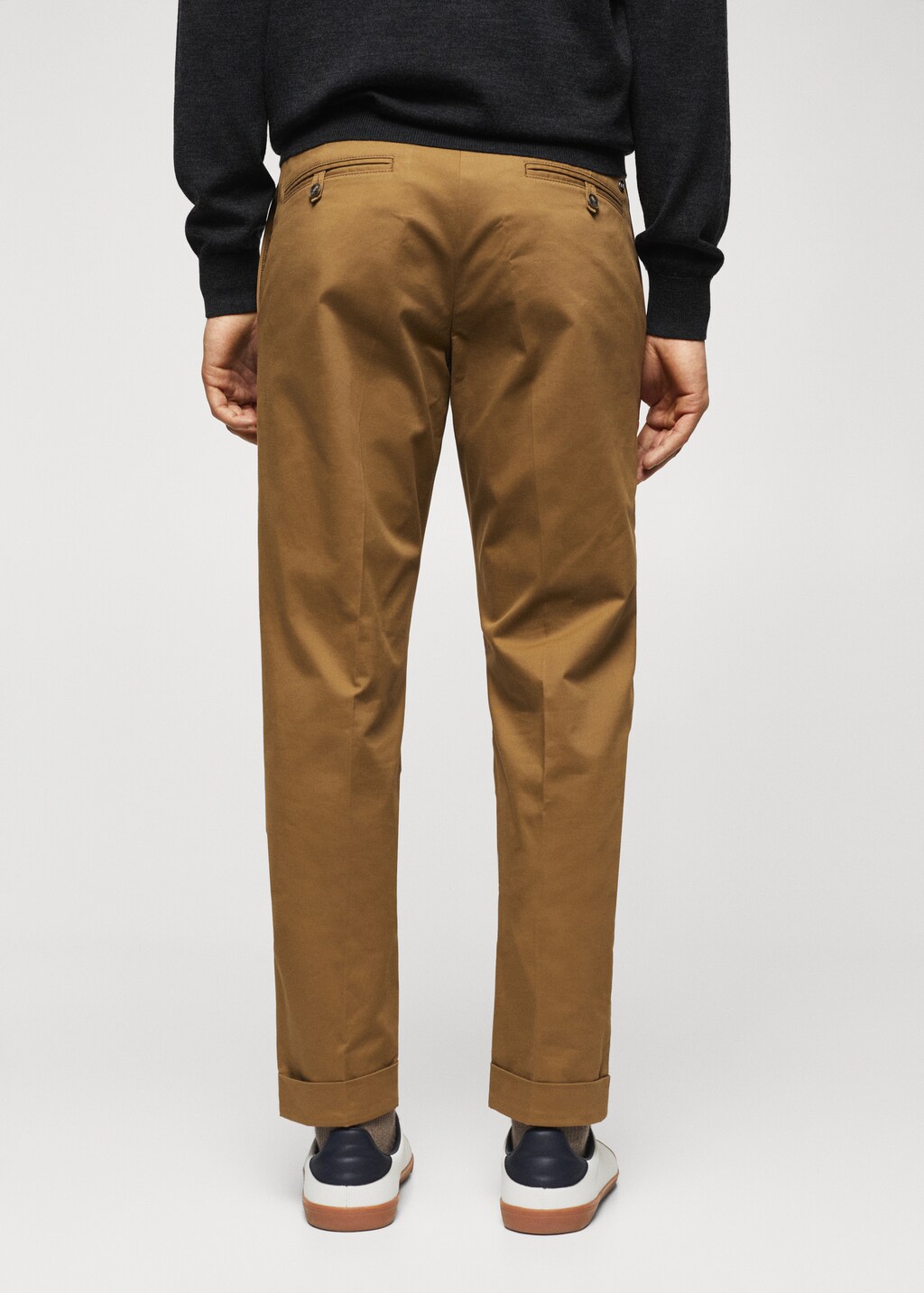 Pleated chinos - Reverse of the article