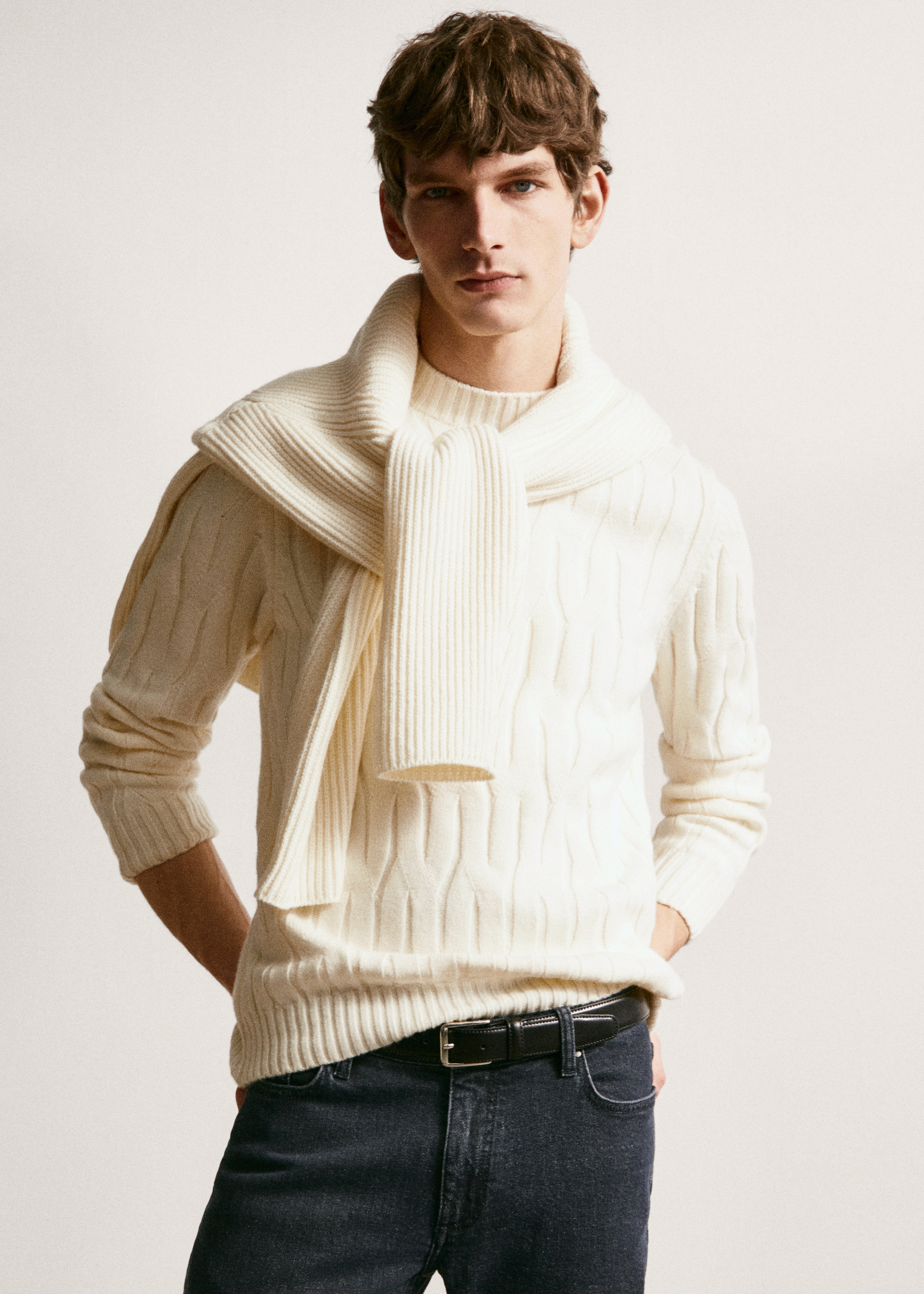 Knitted braided sweater - Details of the article 5