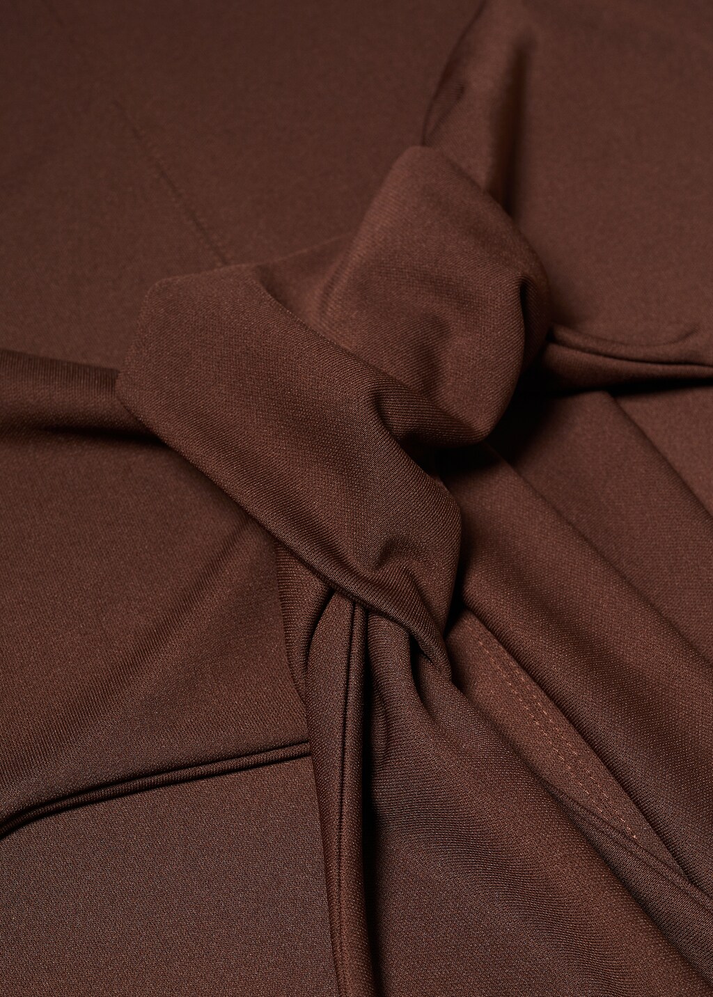 Knotted top - Details of the article 8