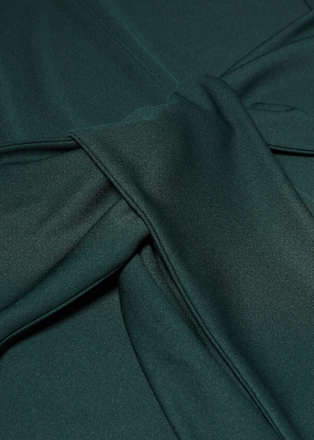 Knotted top - Details of the article 8