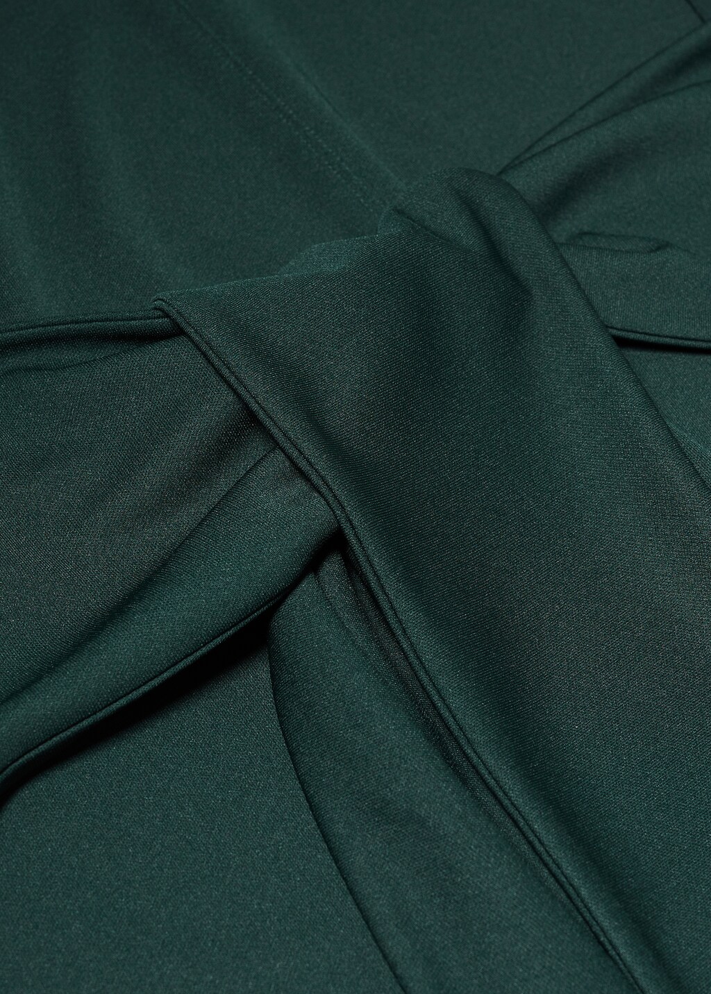 Knotted top - Details of the article 8