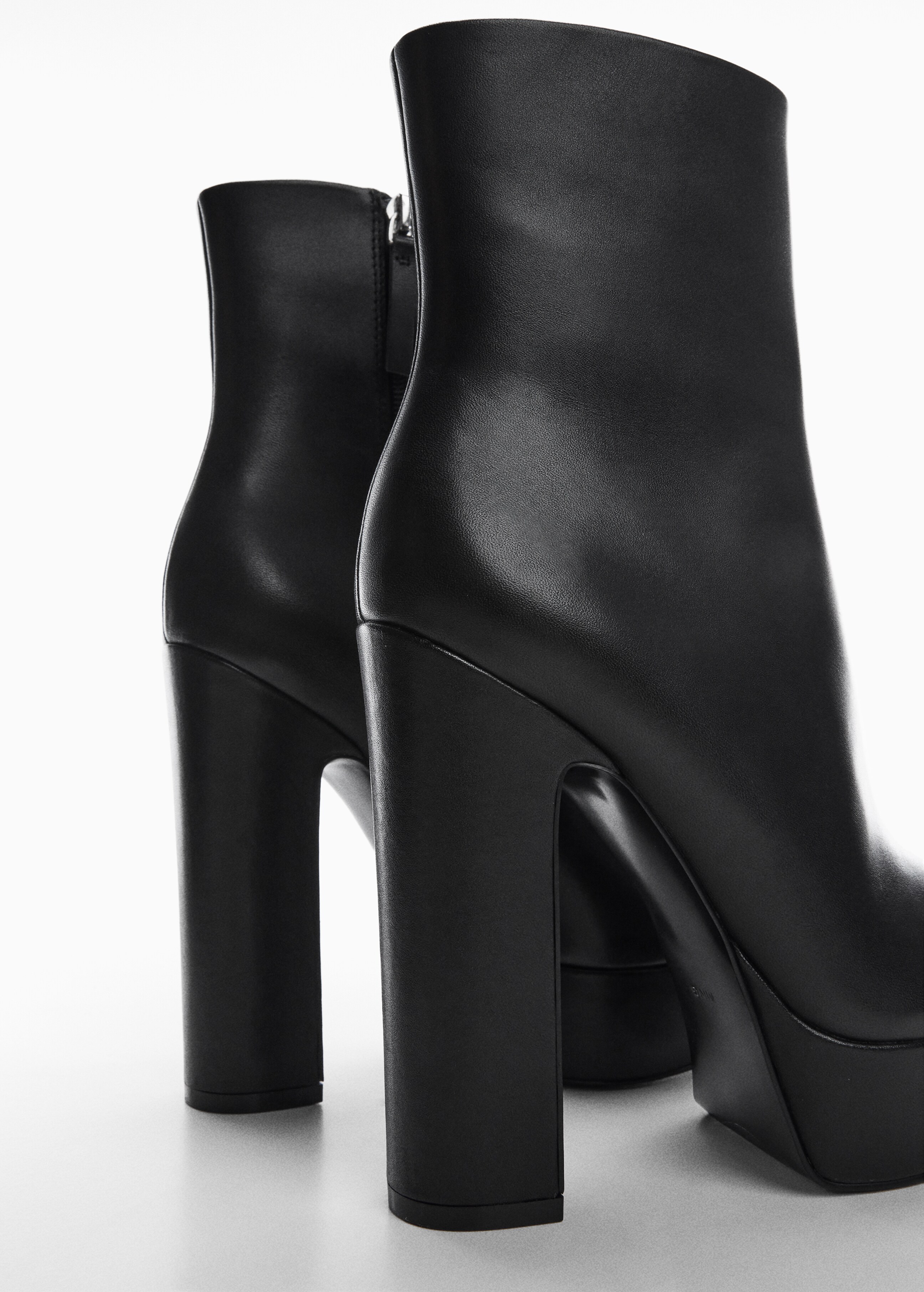 Platform leather ankle boots - Details of the article 2