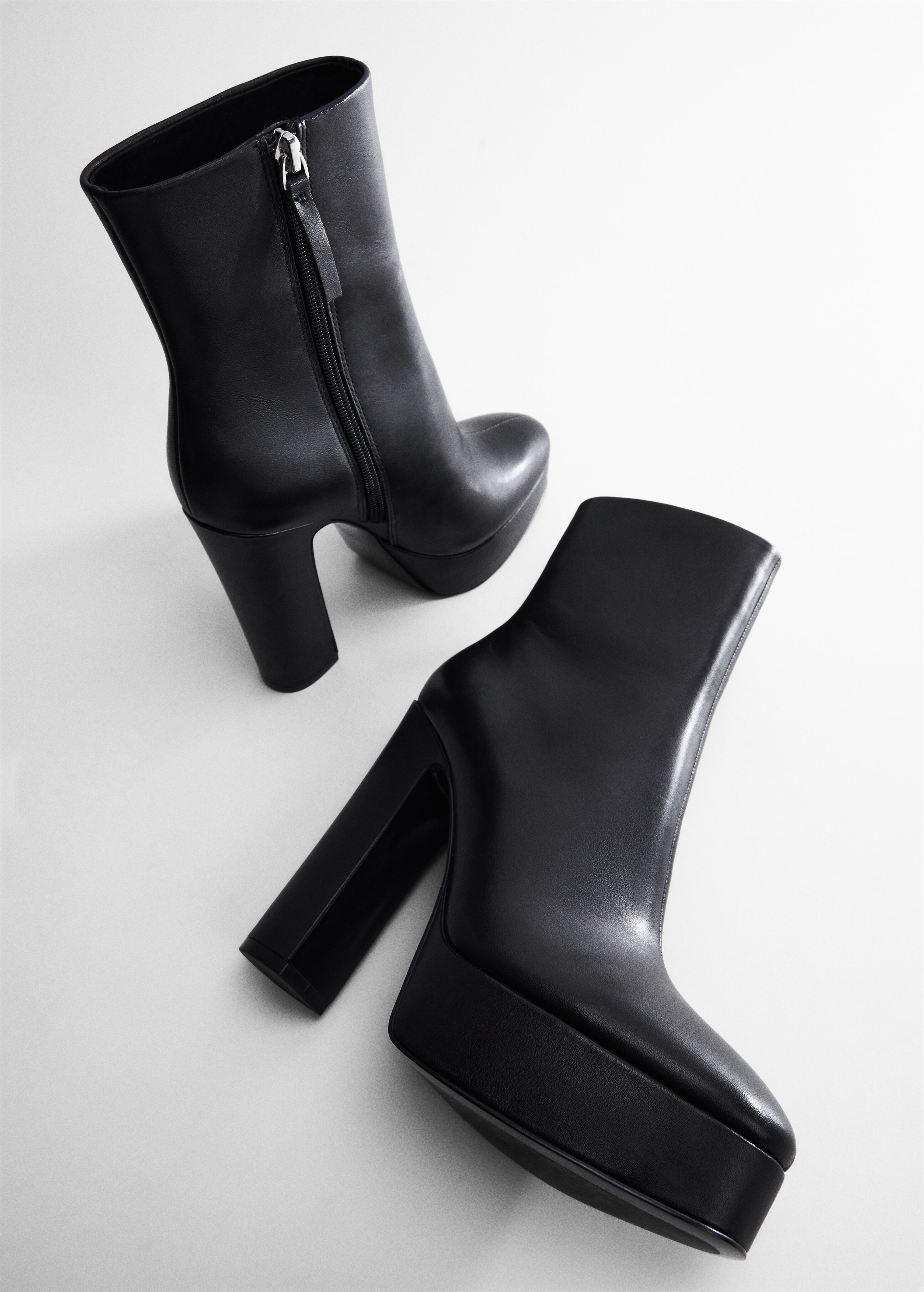 Platform leather ankle boots - Details of the article 5