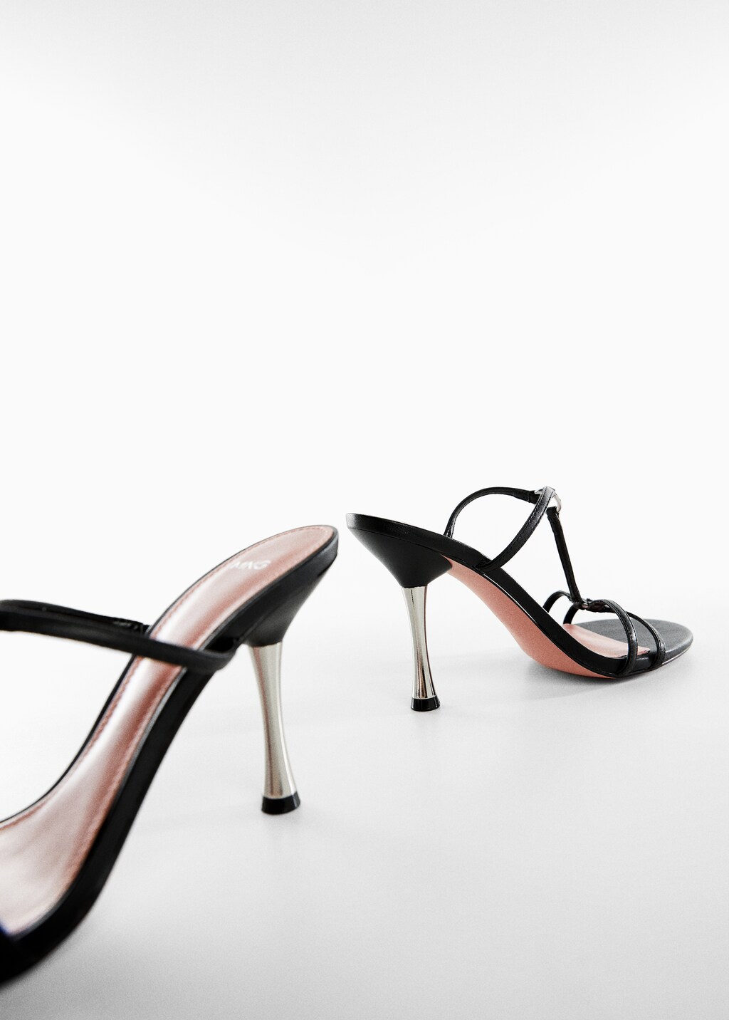 Heeled leather sandals with straps - Details of the article 5