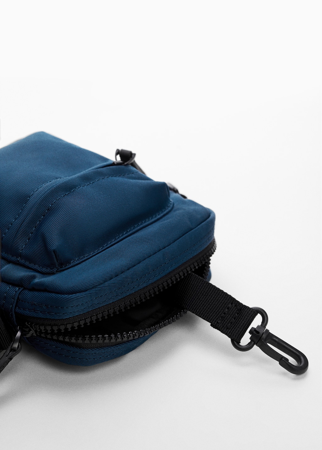 Nylon zipped bag - Details of the article 2