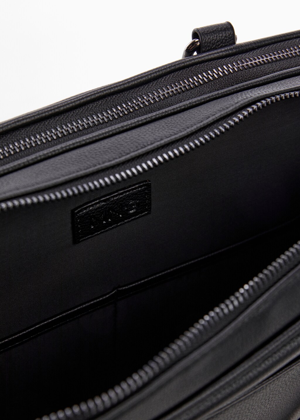 Leather-effect briefcase - Details of the article 3