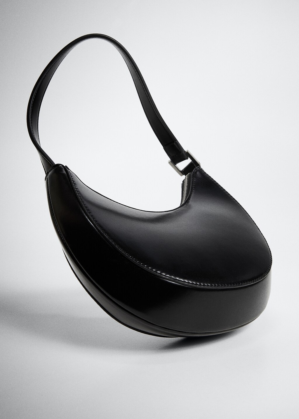 Oval short handle bag - Details of the article 4