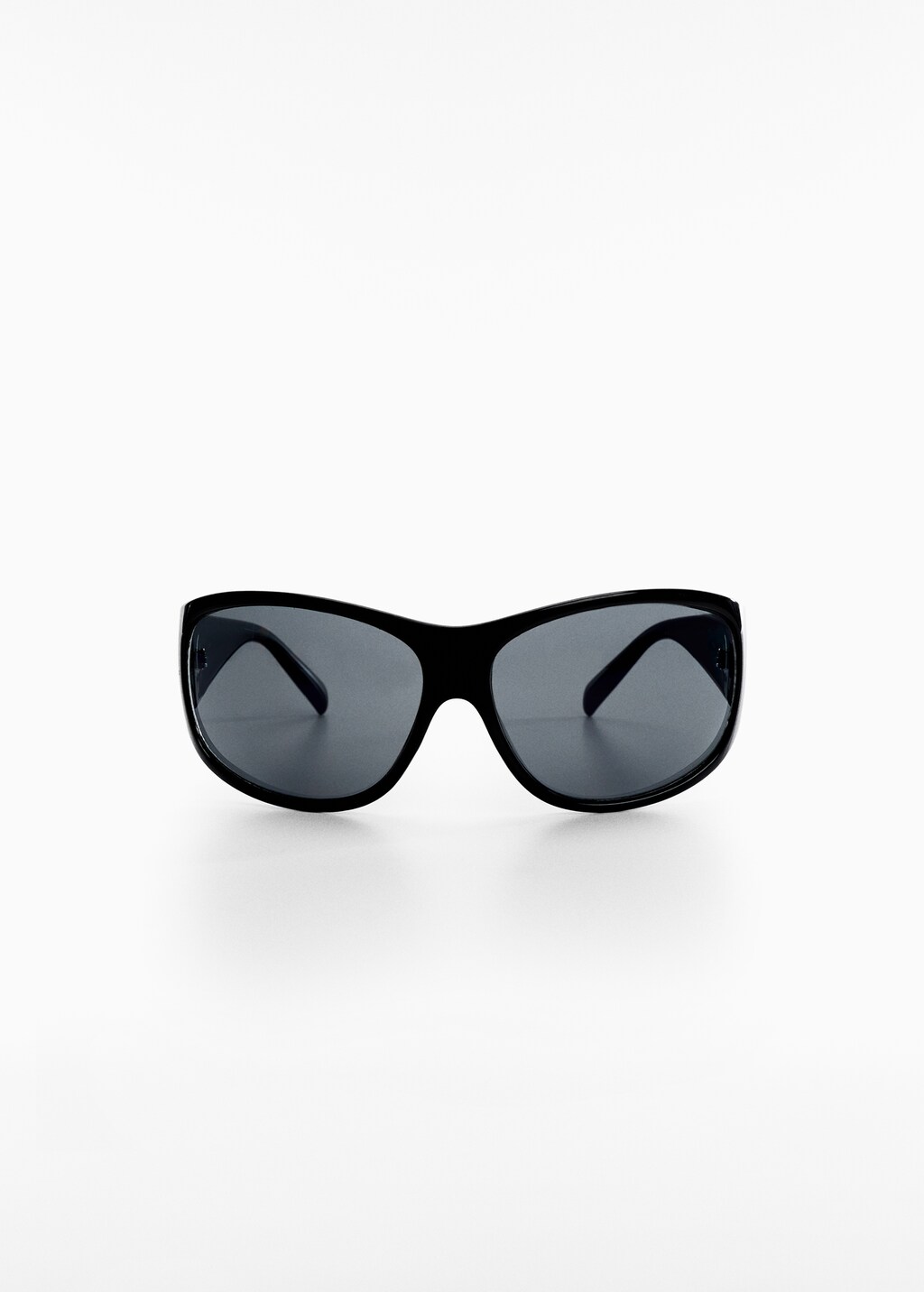 Curved frame sunglasses