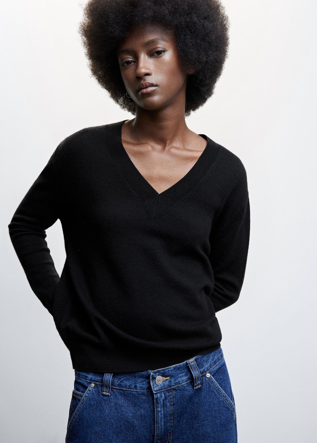 100% wool v-neck sweater - Details of the article 1