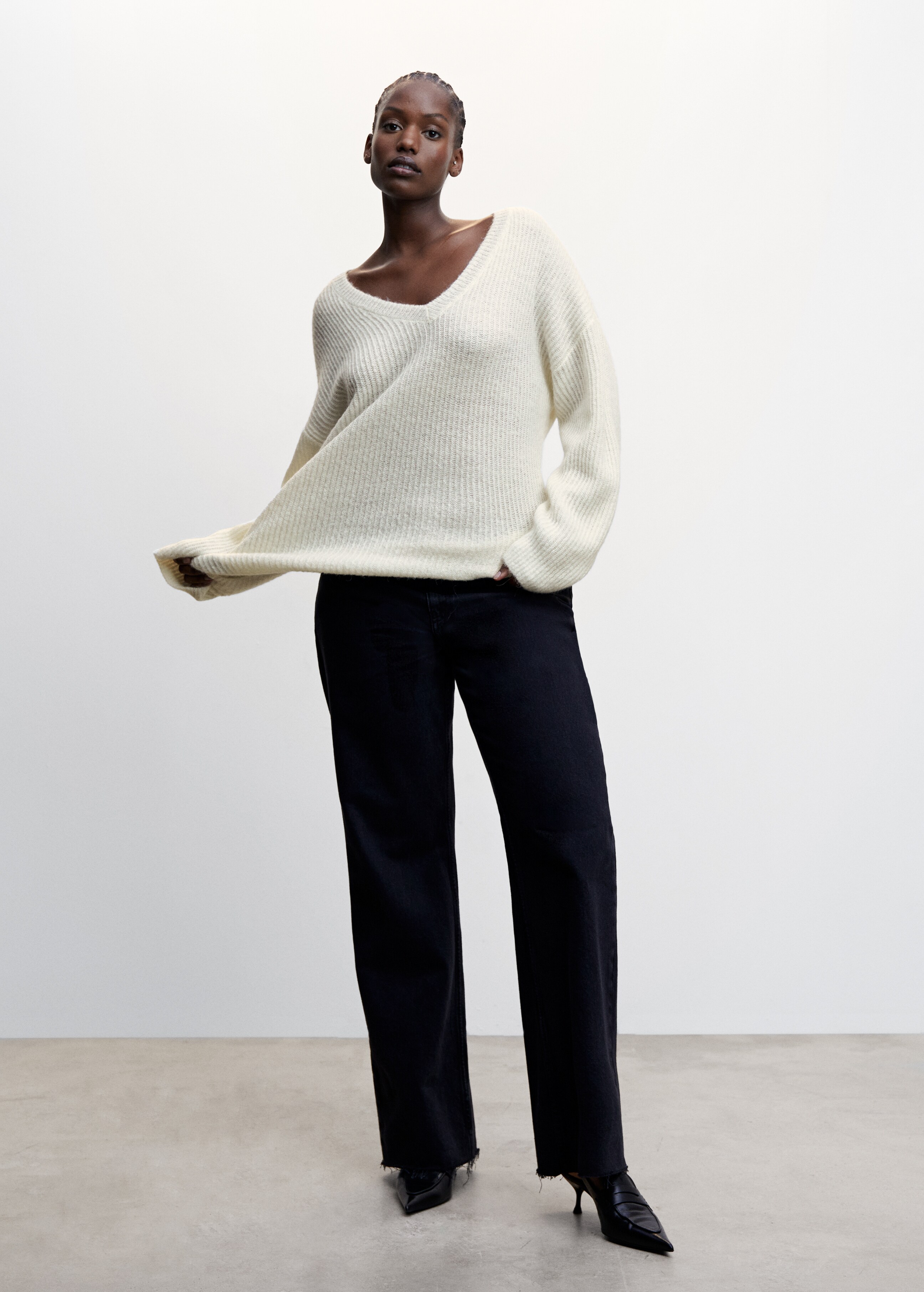 V-neck ribbed knit sweater - Details of the article 3