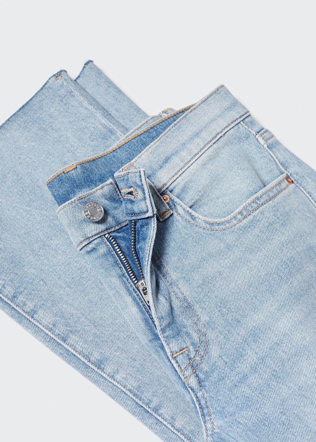 Low-rise flared jeans - Details of the article 8