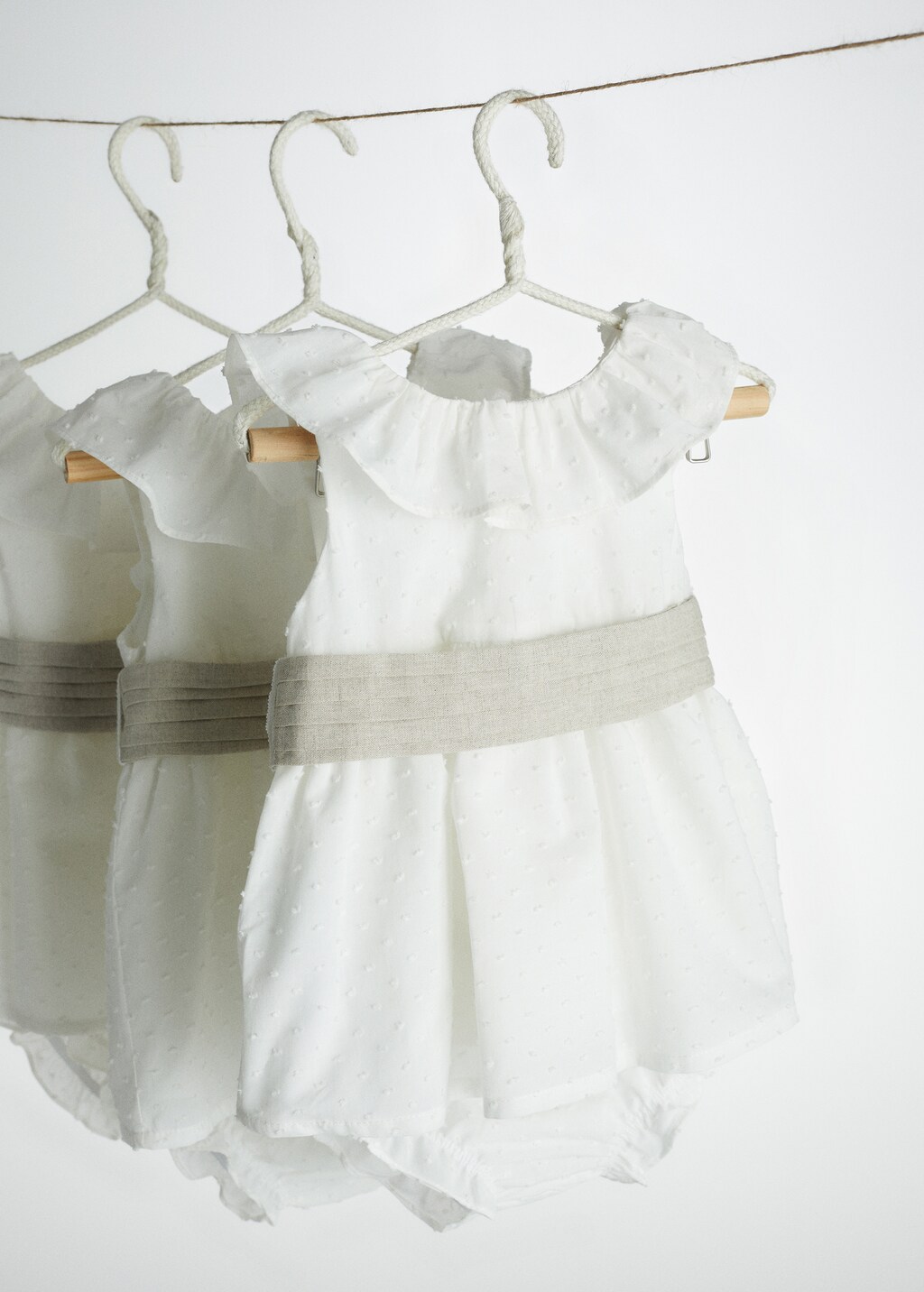 Ruffled plumeti dress and diaper cover set - Details of the article 5