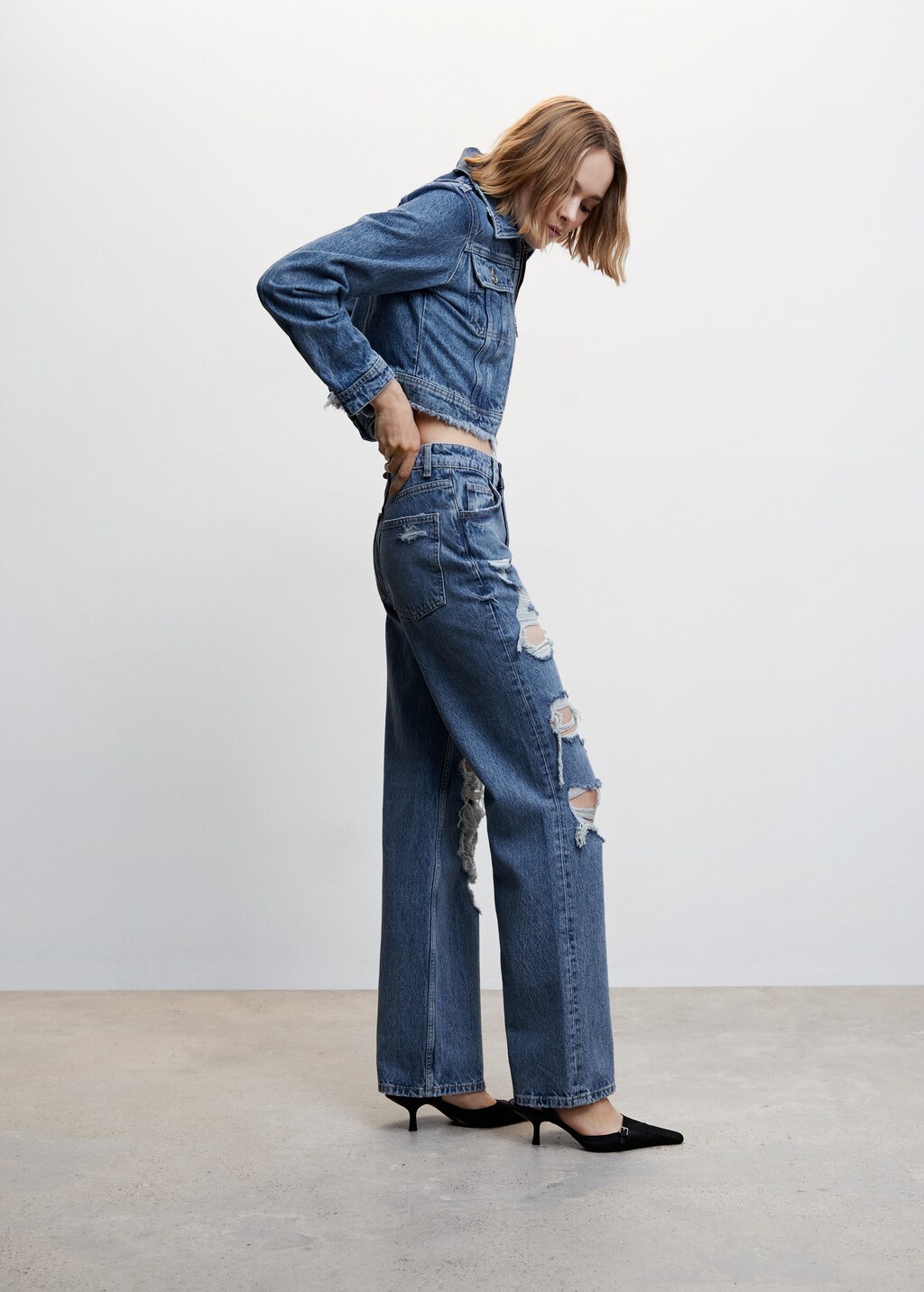 Straight-fit high-waist jeans met scheuren - Detail van het artikel 2