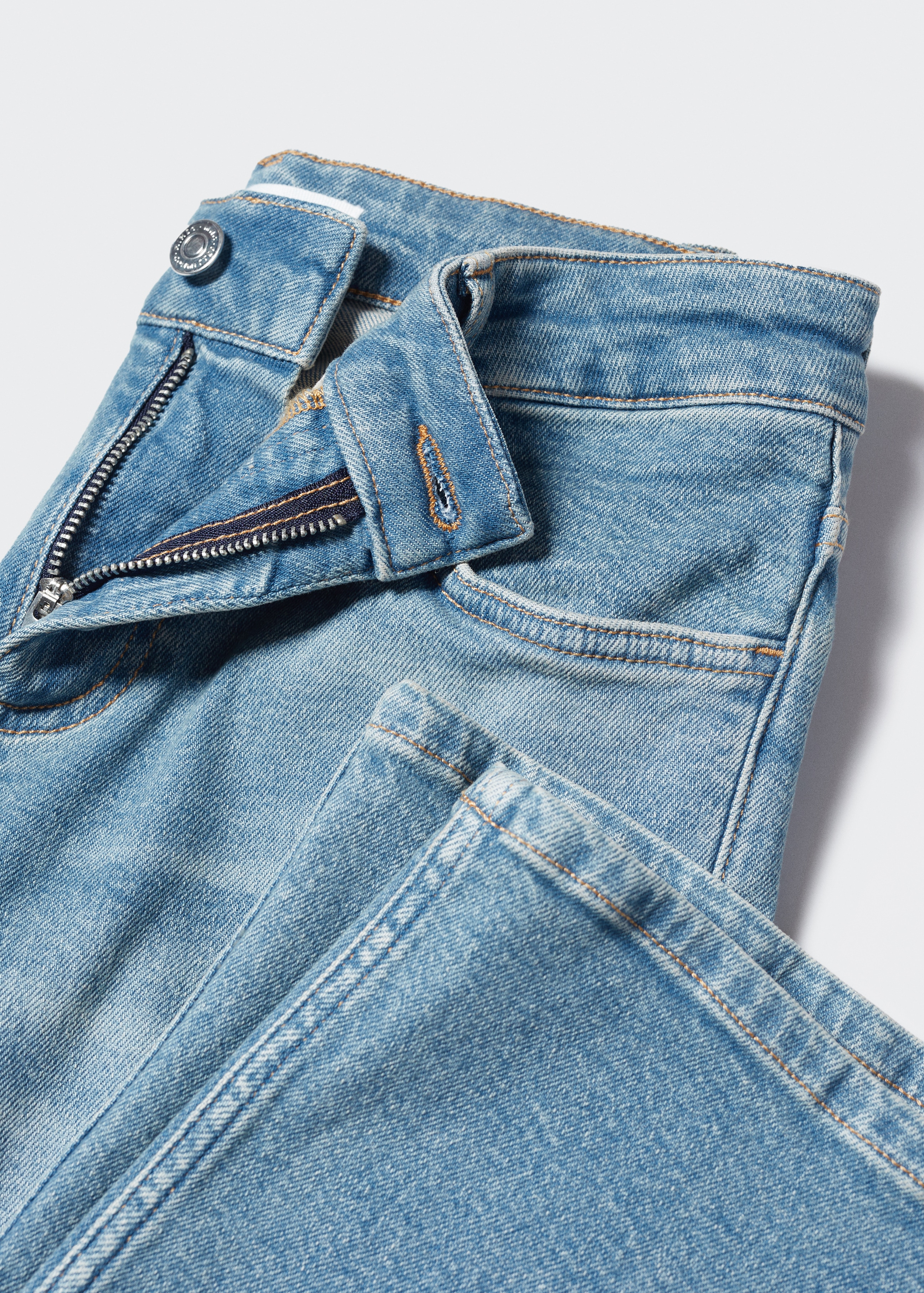 Low-rise flared jeans - Details of the article 8