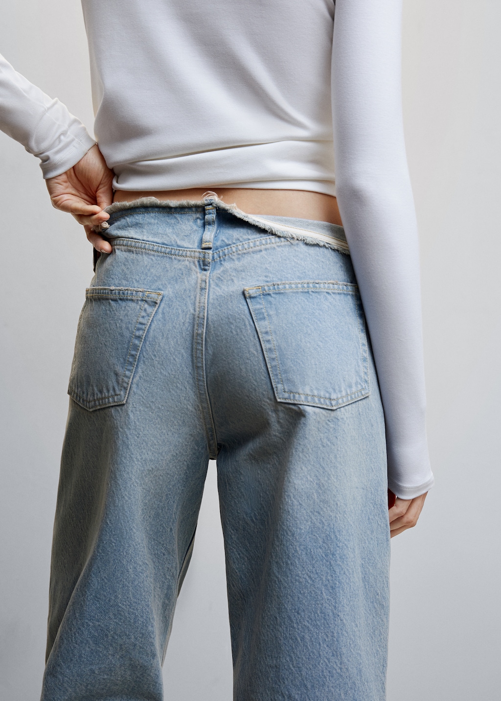 Wideleg mid-rise jeans - Details of the article 1