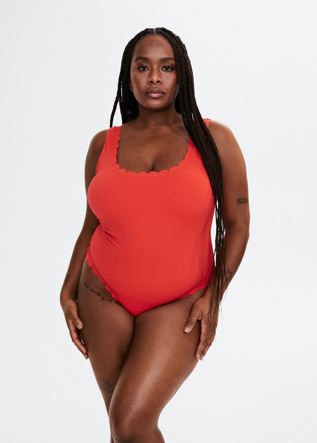 Scallop-textured swimsuit - Medium plane