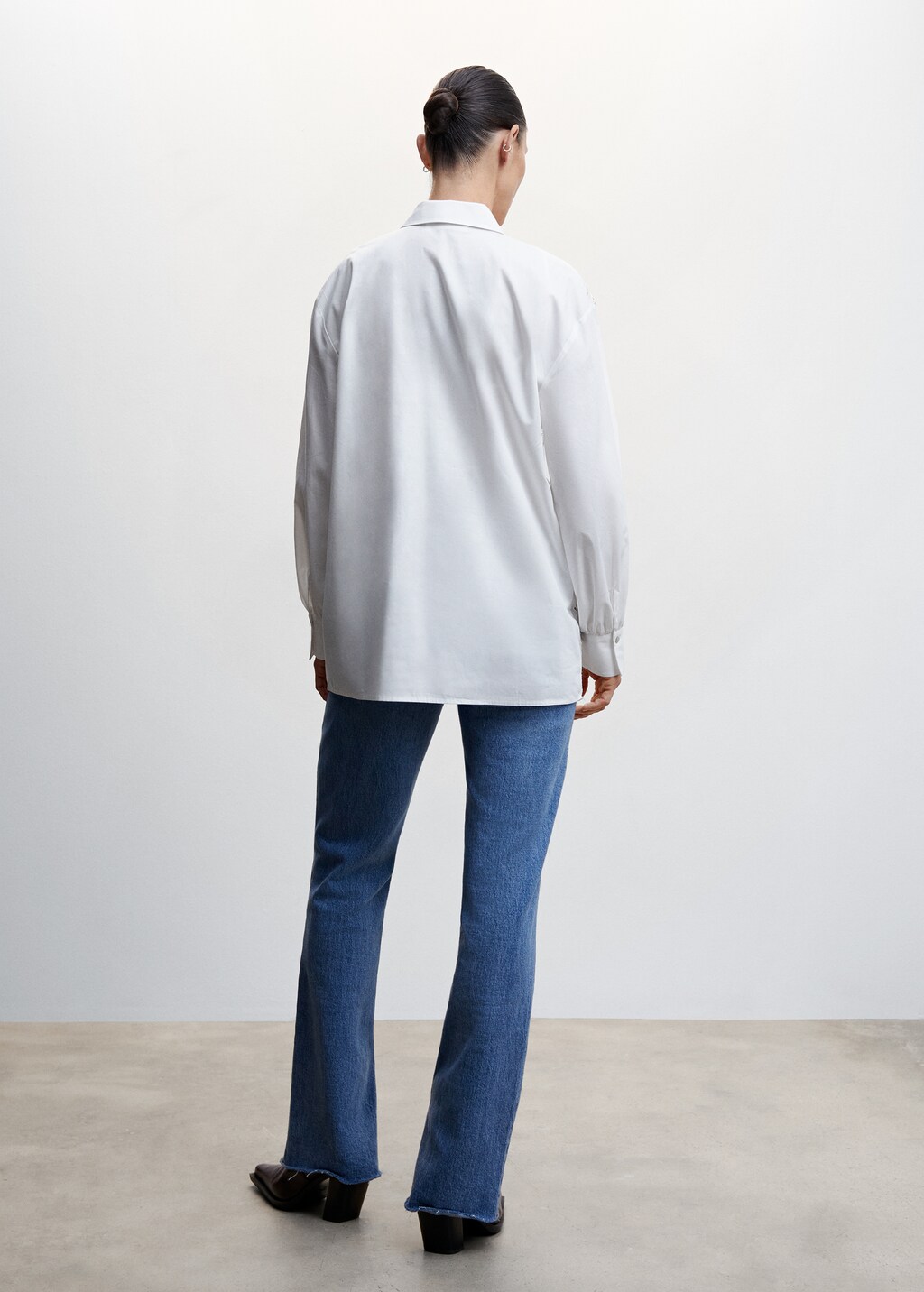 Embroidered cotton shirt - Reverse of the article