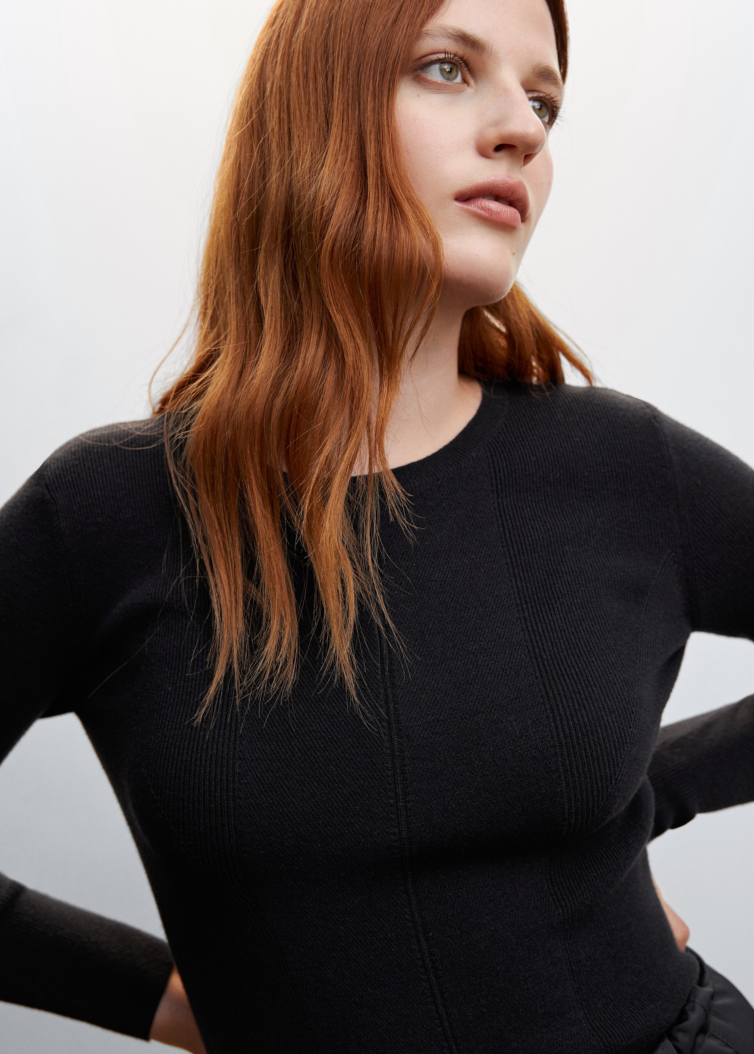 Textured round neck sweater - Details of the article 6