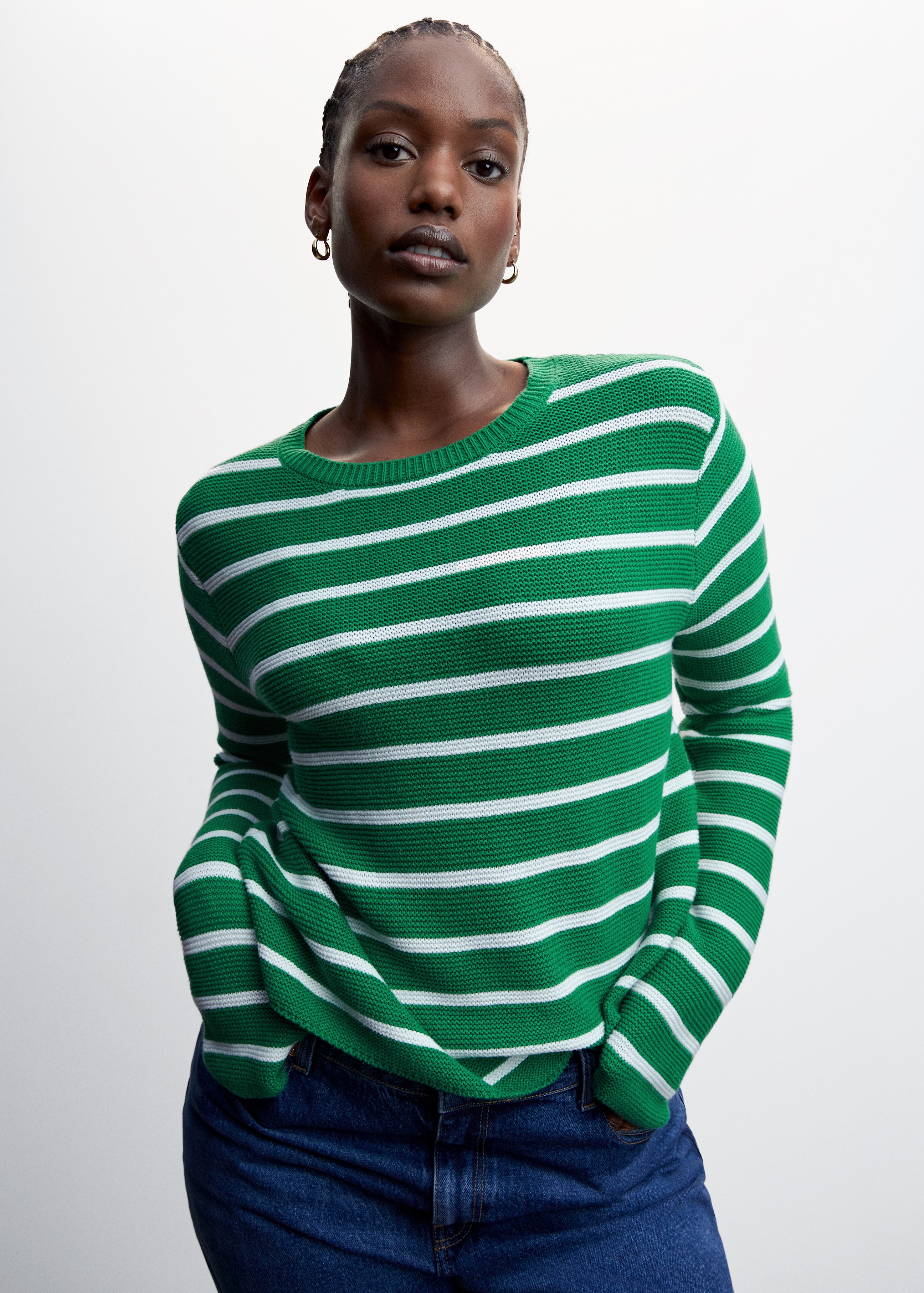 Round-neck striped sweater - Details of the article 5
