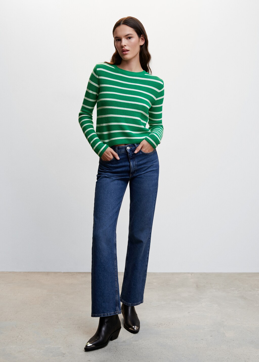 Round-neck striped sweater - Details of the article 6